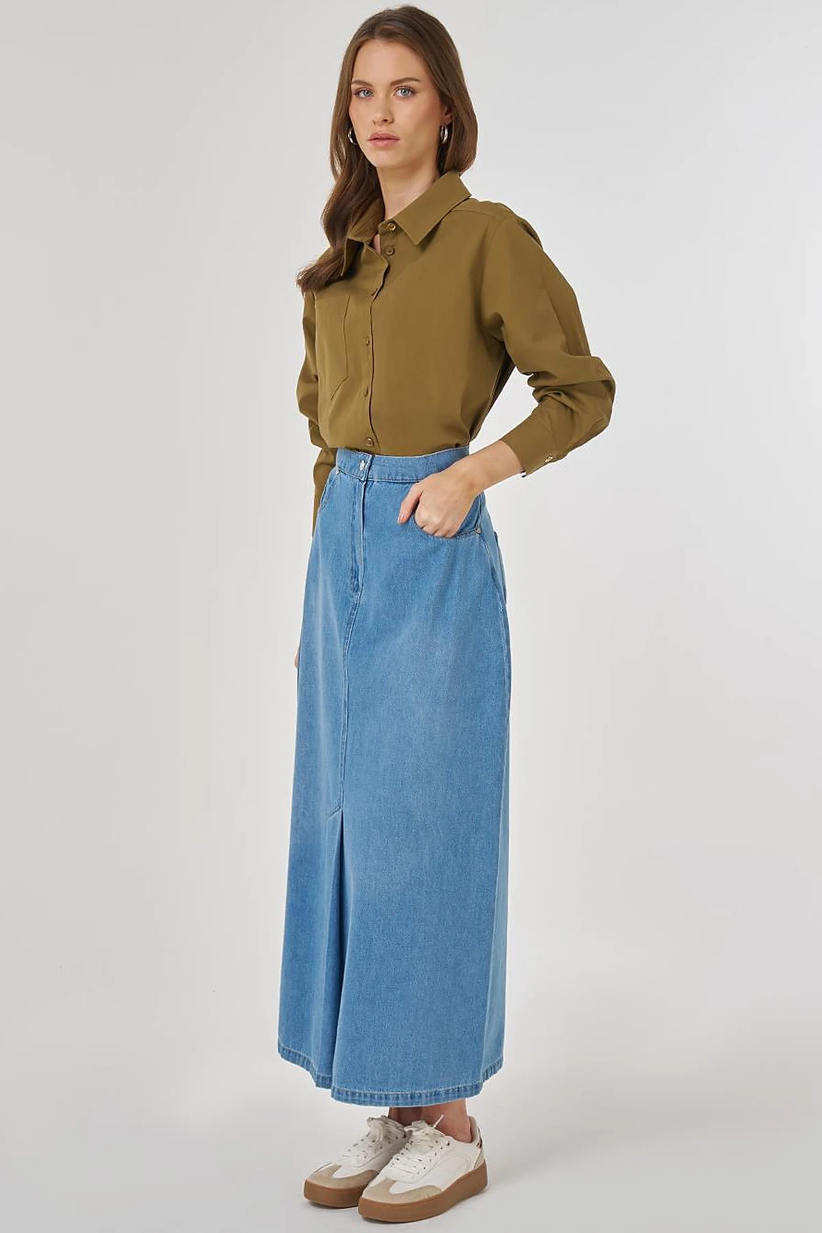 High-Waisted Denim Skirt in Blue