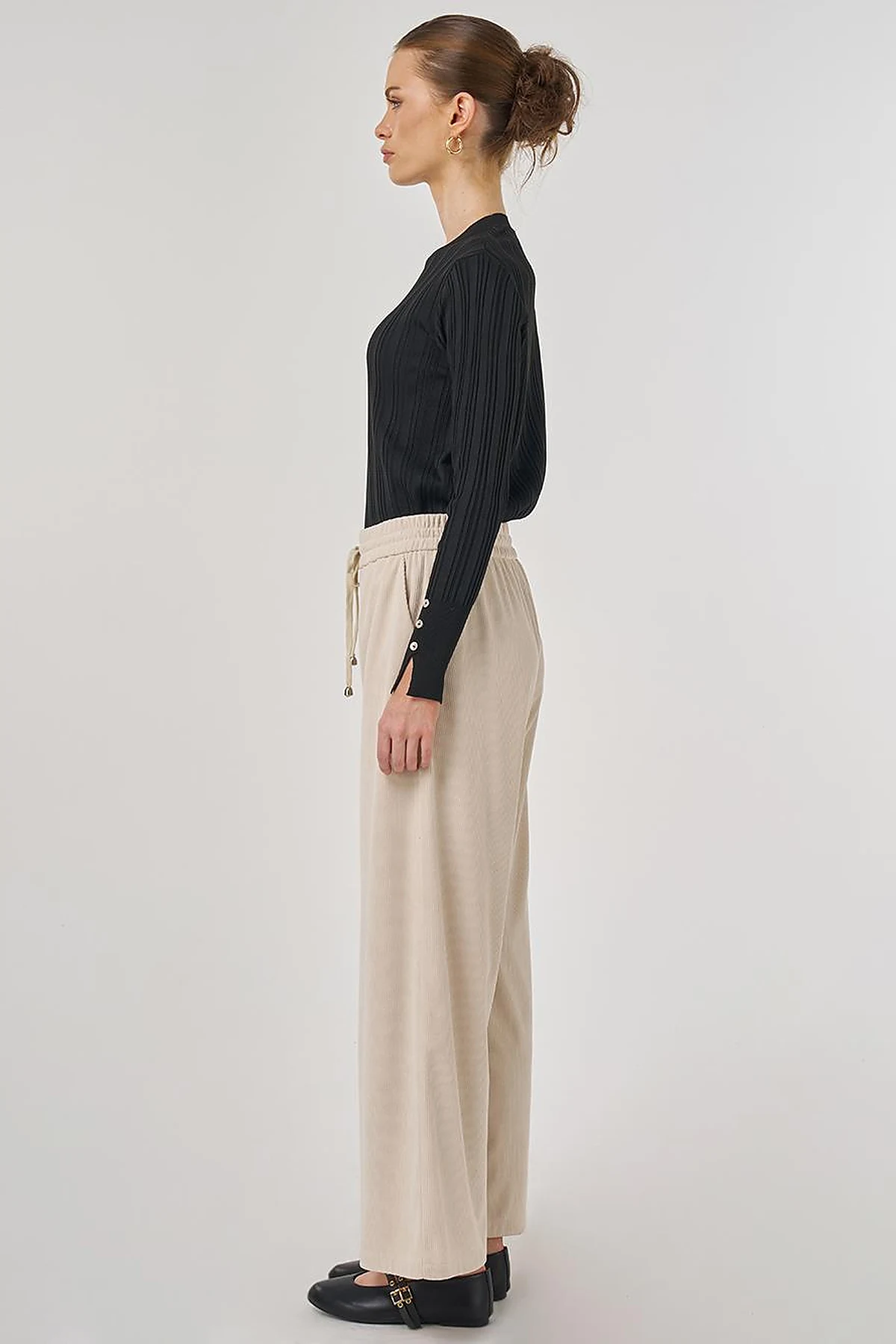 Relaxed-Fit Velvet Pants in Stone