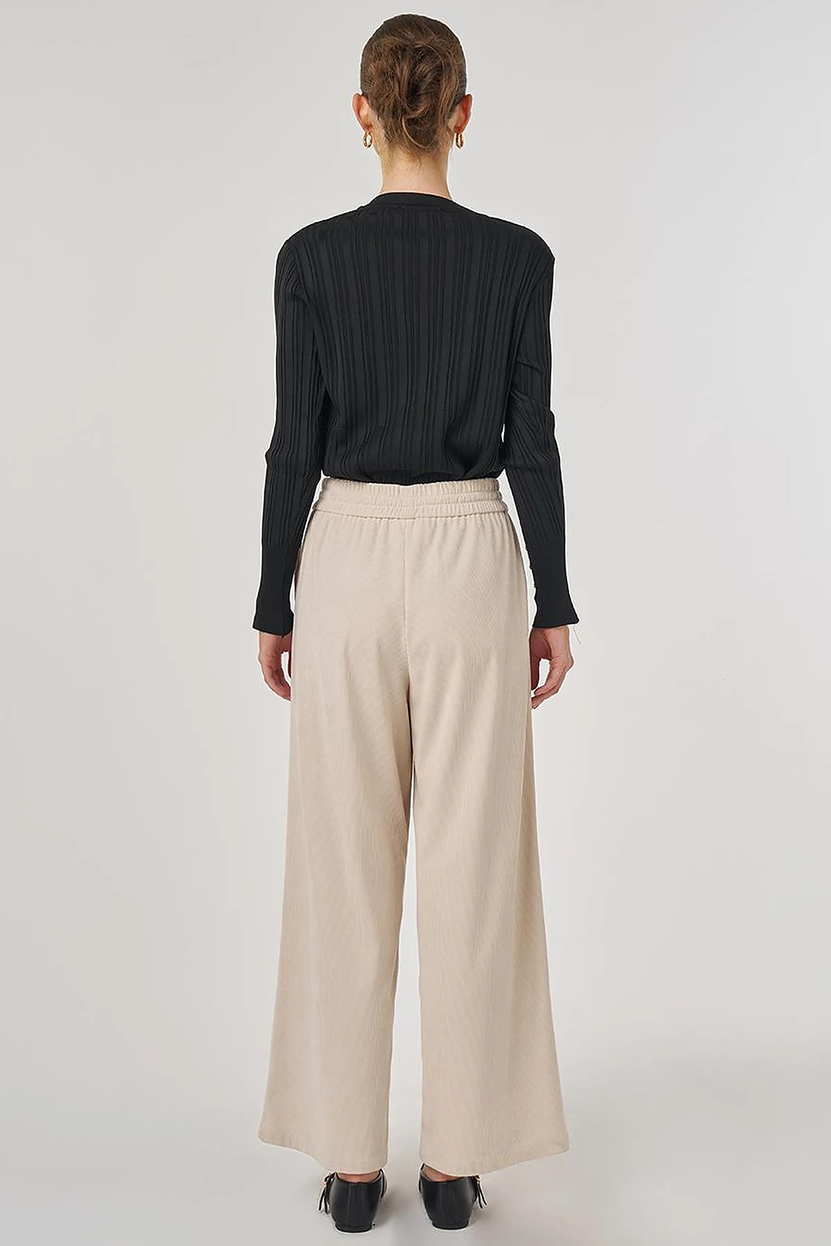 Relaxed-Fit Velvet Pants in Stone