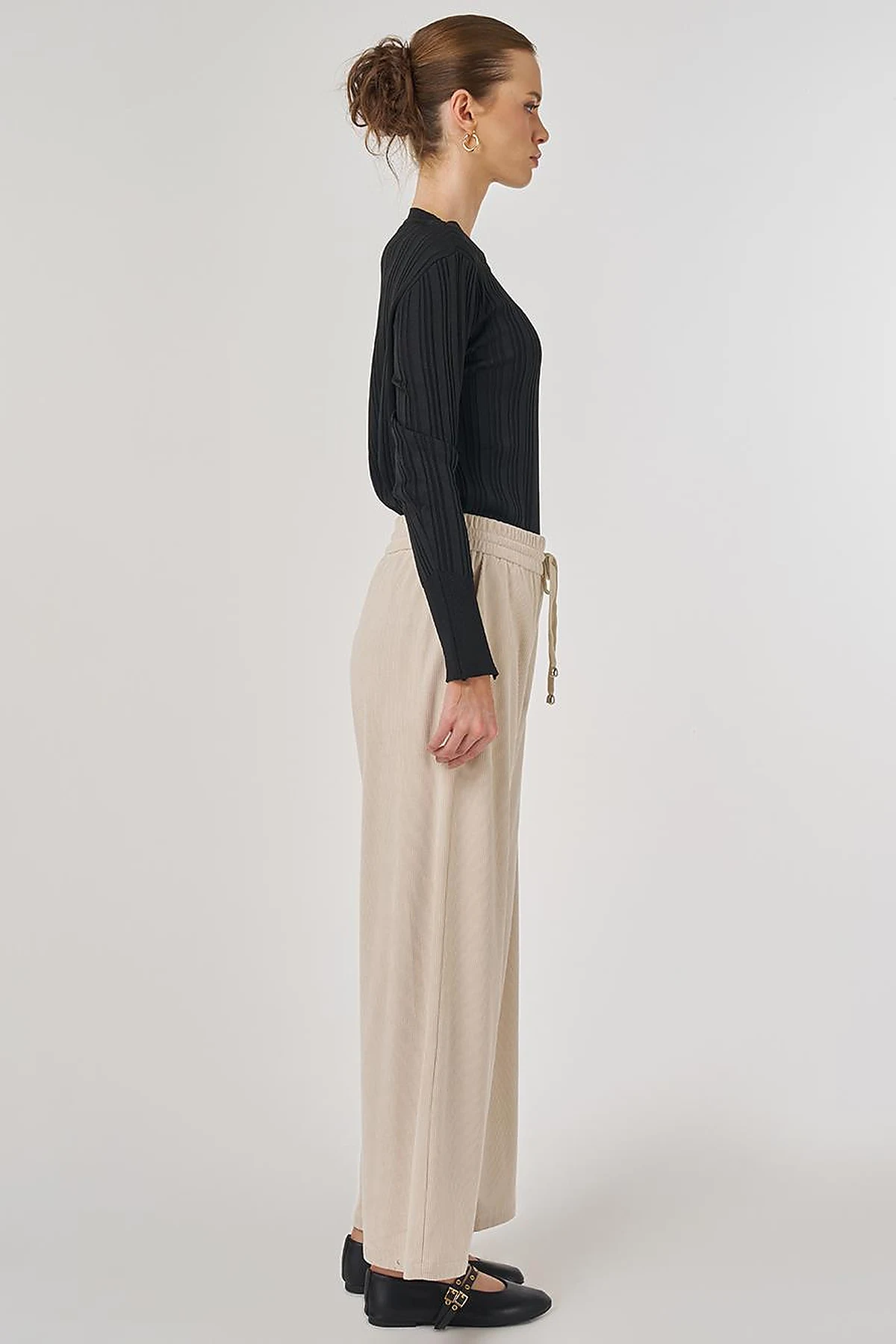Relaxed-Fit Velvet Pants in Stone