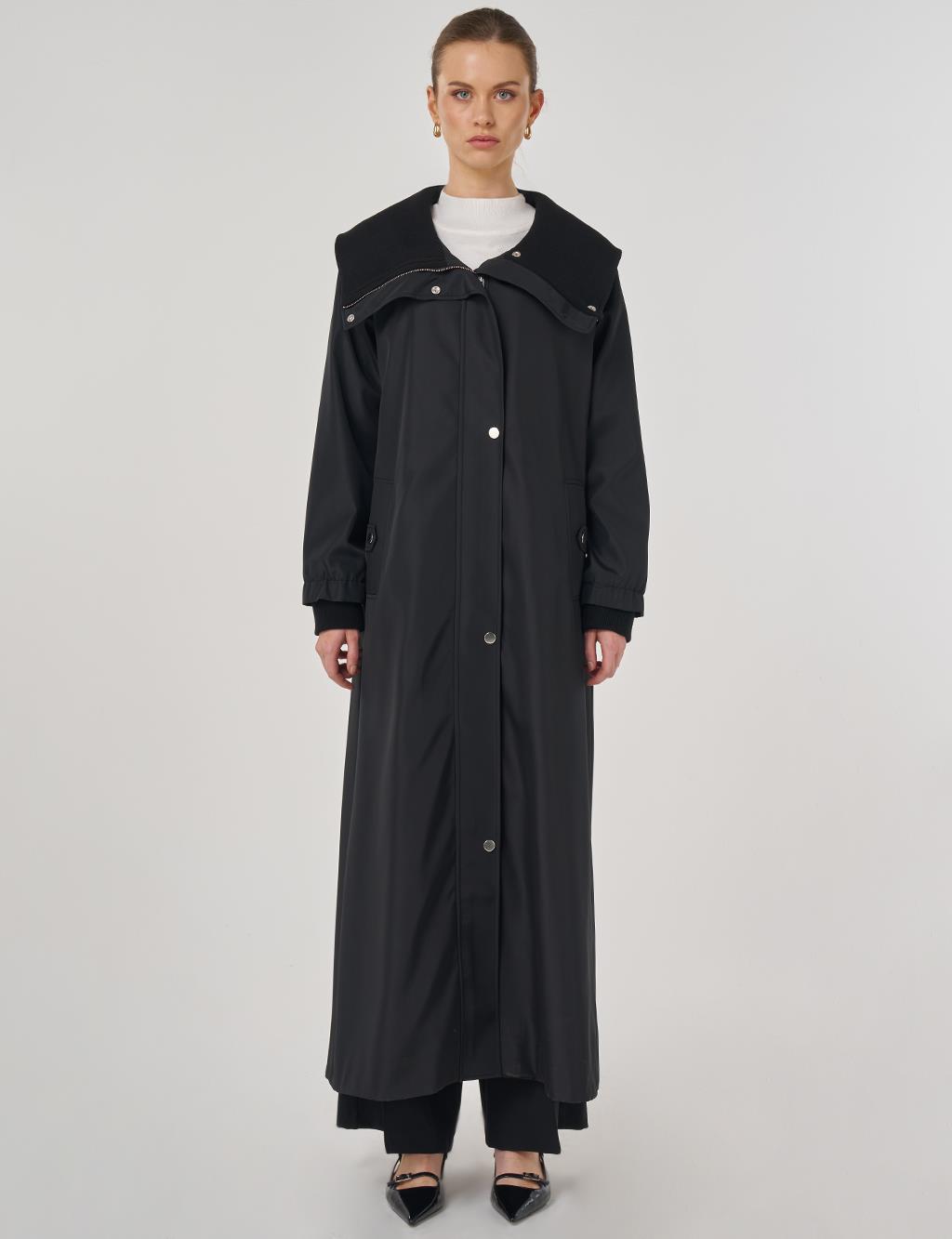 Wide Collar Coat in Black