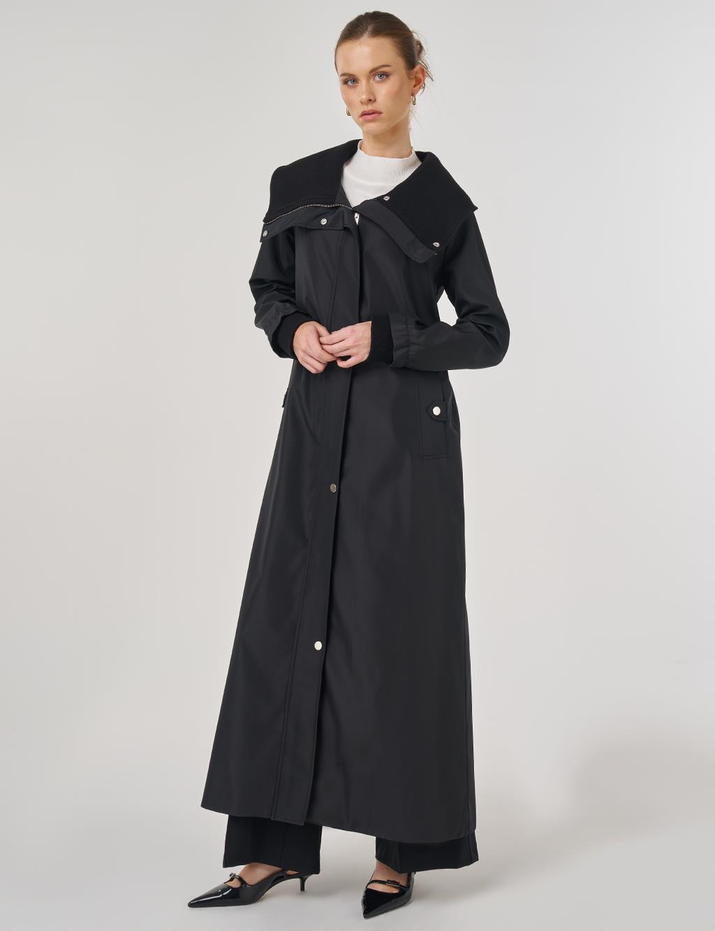 Wide Collar Coat in Black