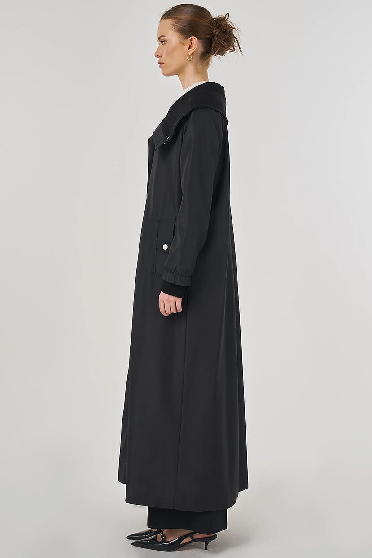 Wide Collar Coat in Black