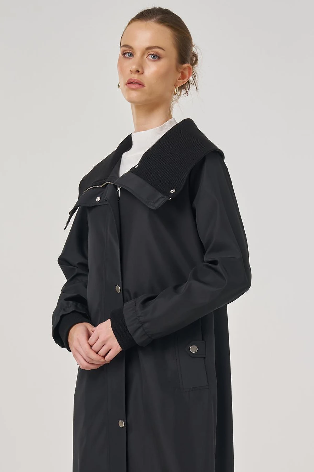 Wide Collar Coat in Black