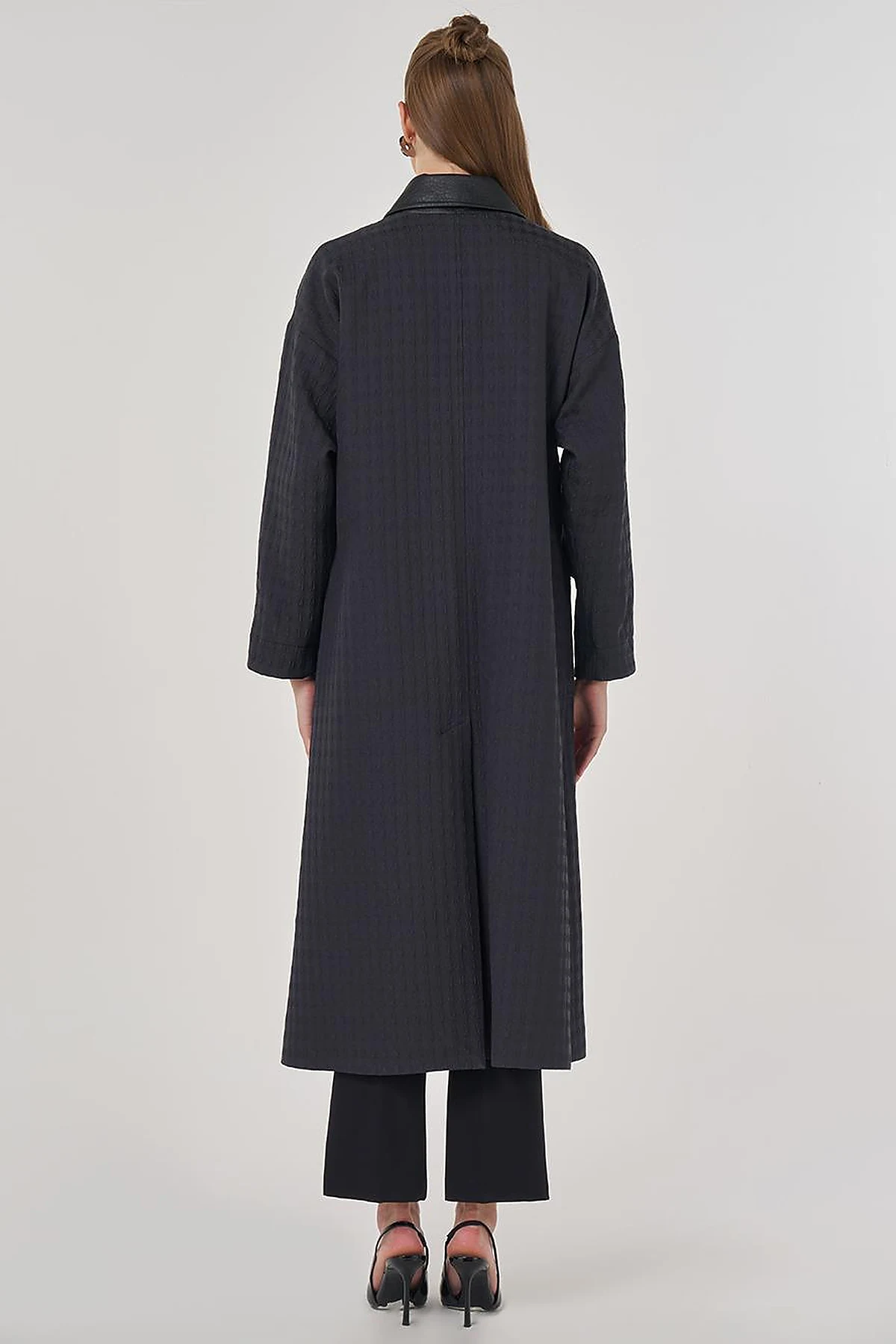 Notched Collar Houndstooth Pattern Trench Coat in Black