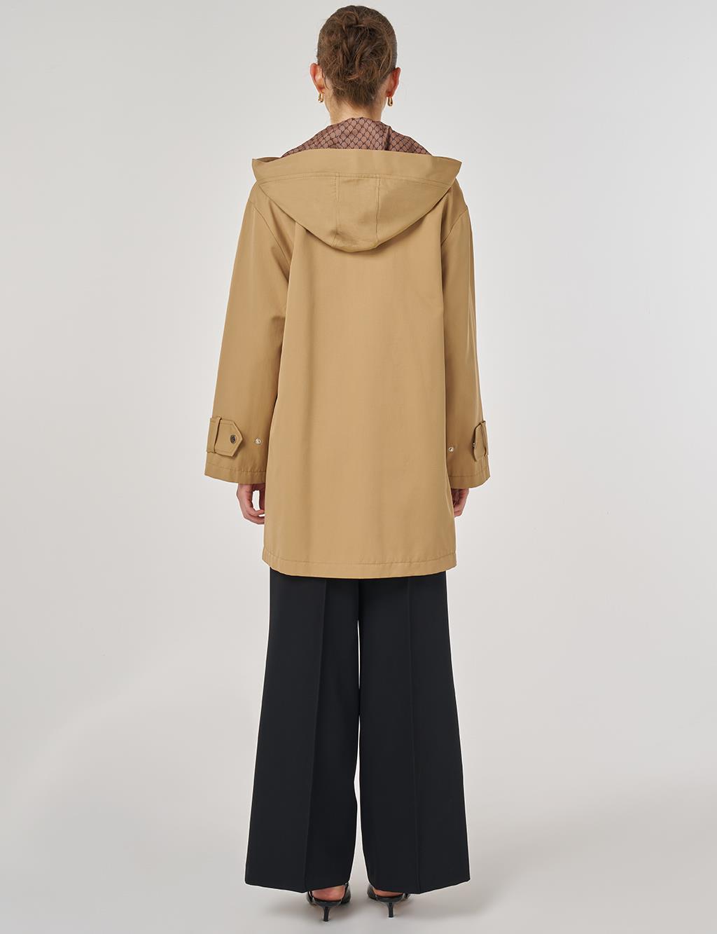 Hooded Short Trench Coat in Beige