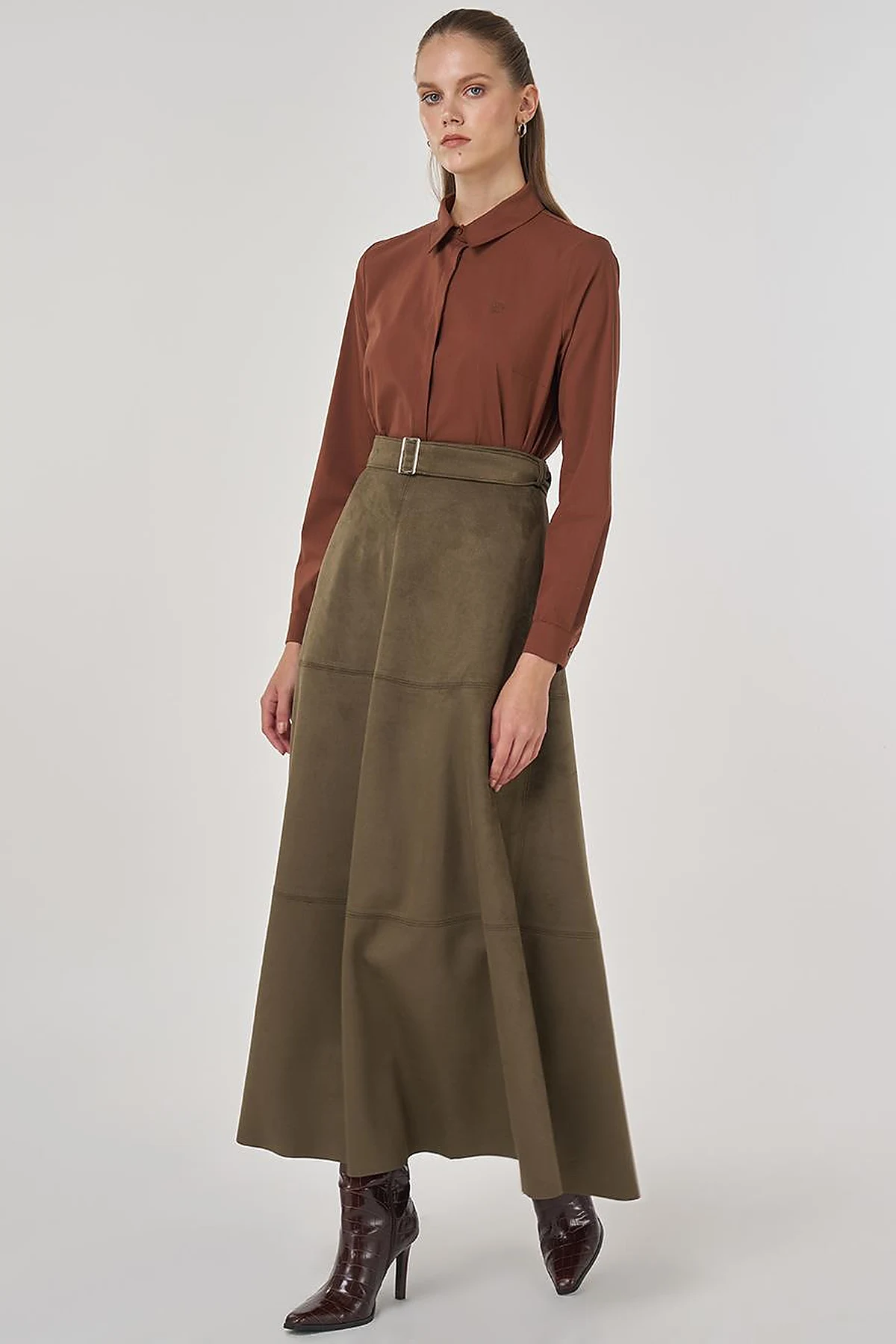 Buckle-Detailed Suede Skirt in Khaki