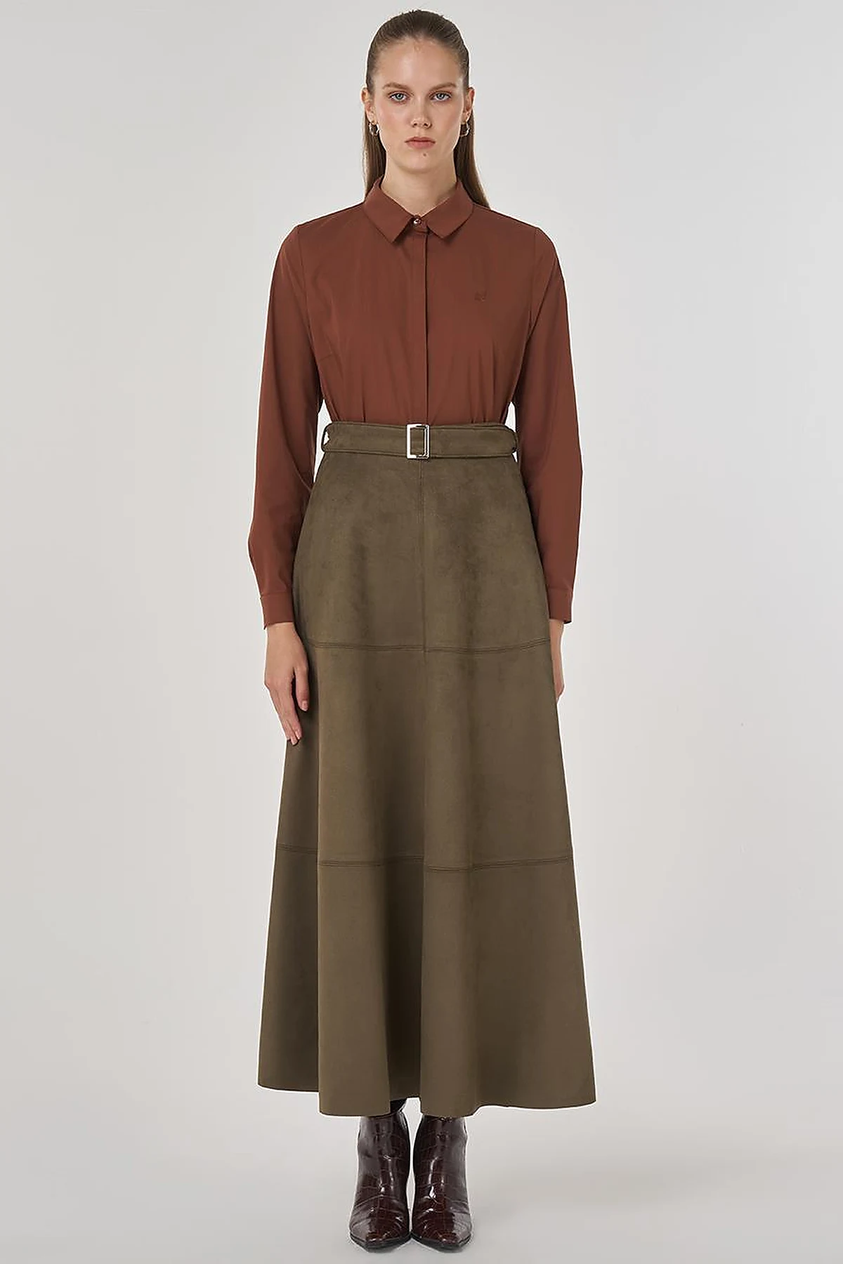 Buckle-Detailed Suede Skirt in Khaki