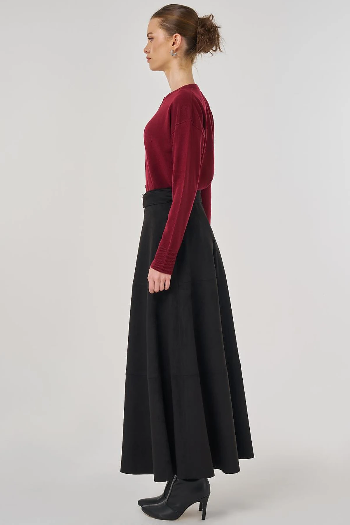 Buckle-Detailed Suede Skirt in Black