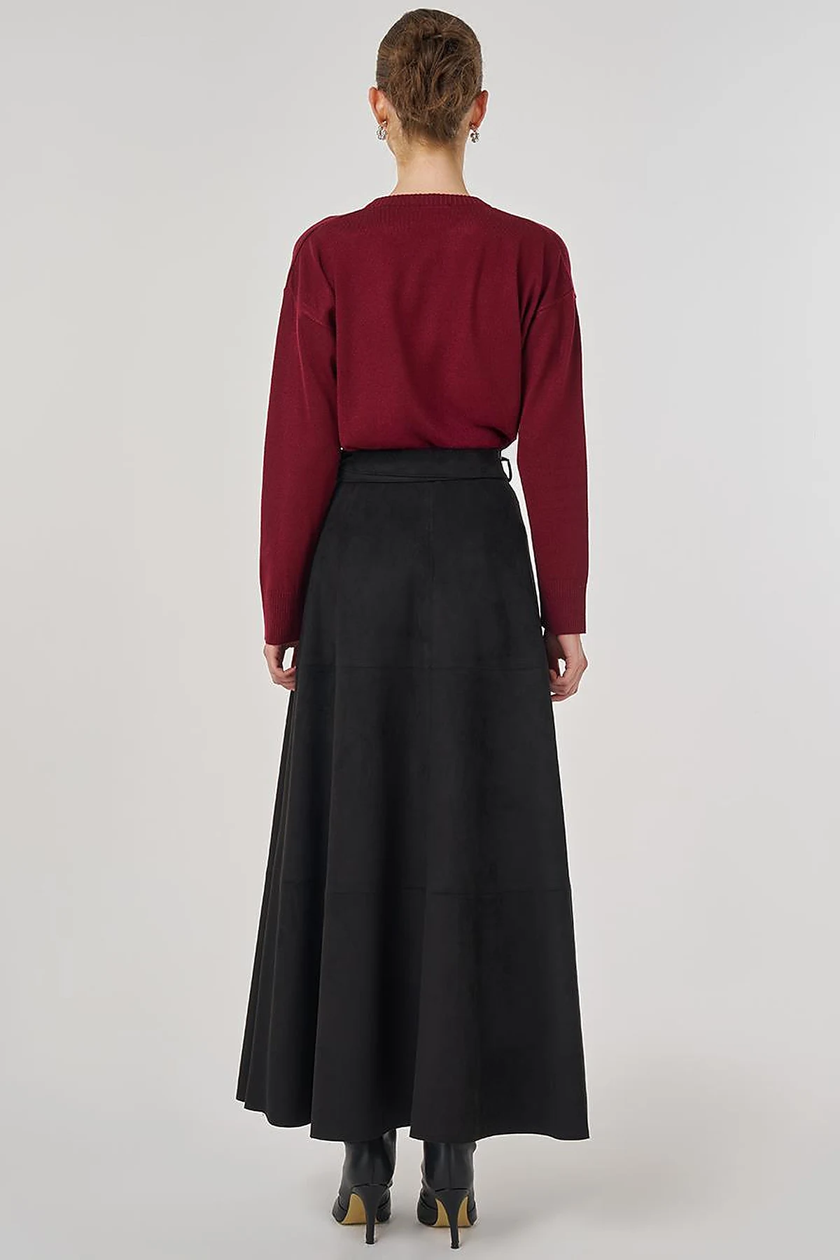 Buckle-Detailed Suede Skirt in Black