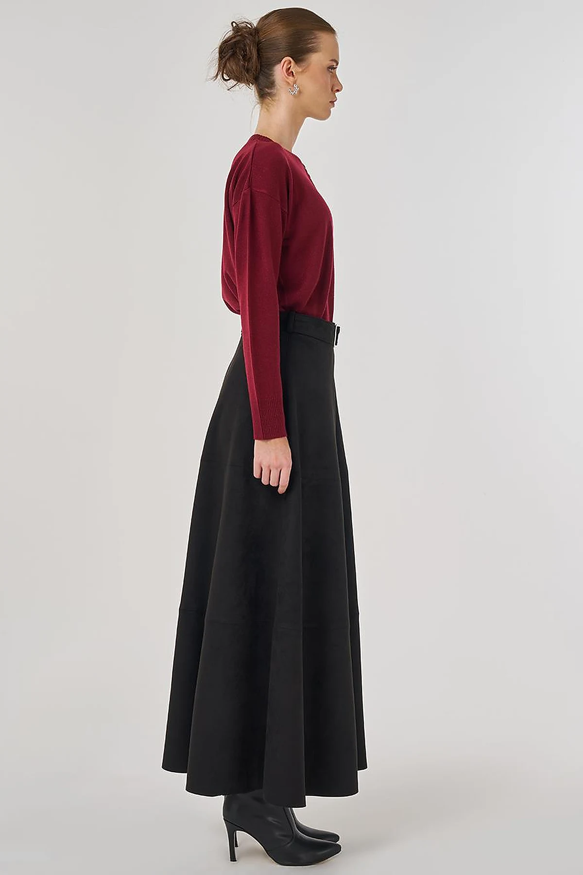 Buckle-Detailed Suede Skirt in Black