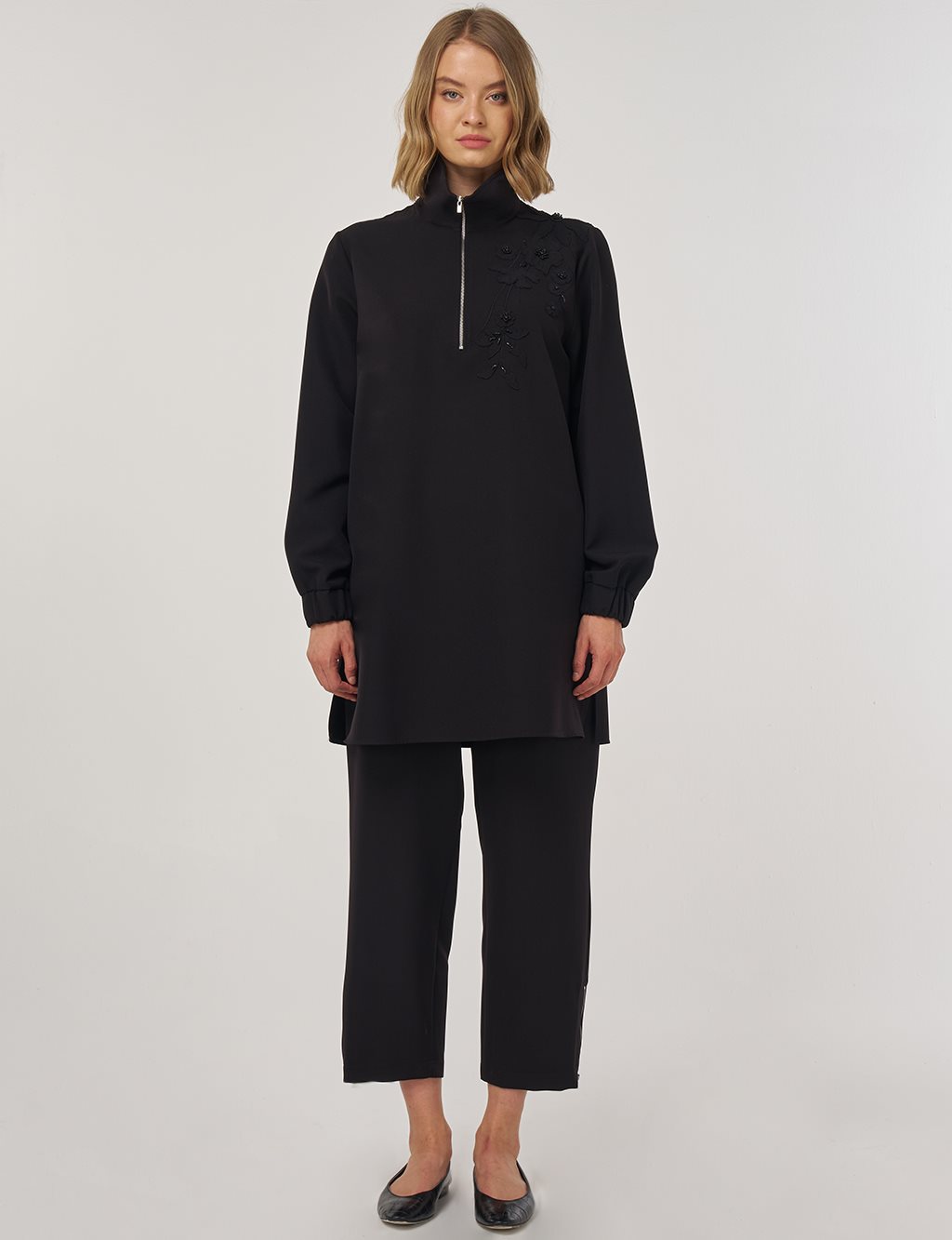 Embroidered Two-Piece Suit in Black 