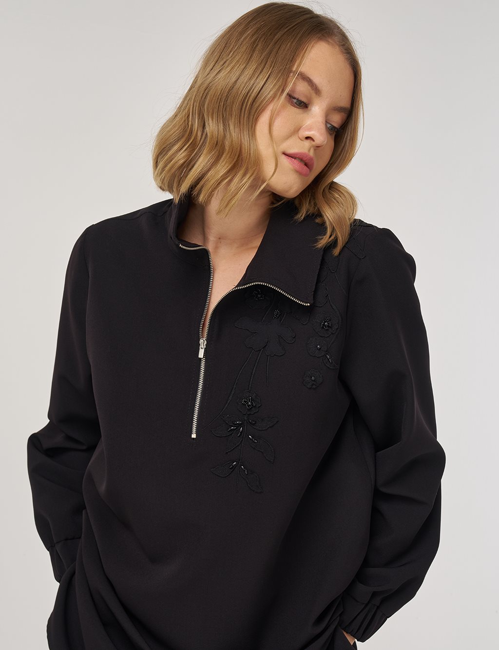 Embroidered Two-Piece Suit in Black 