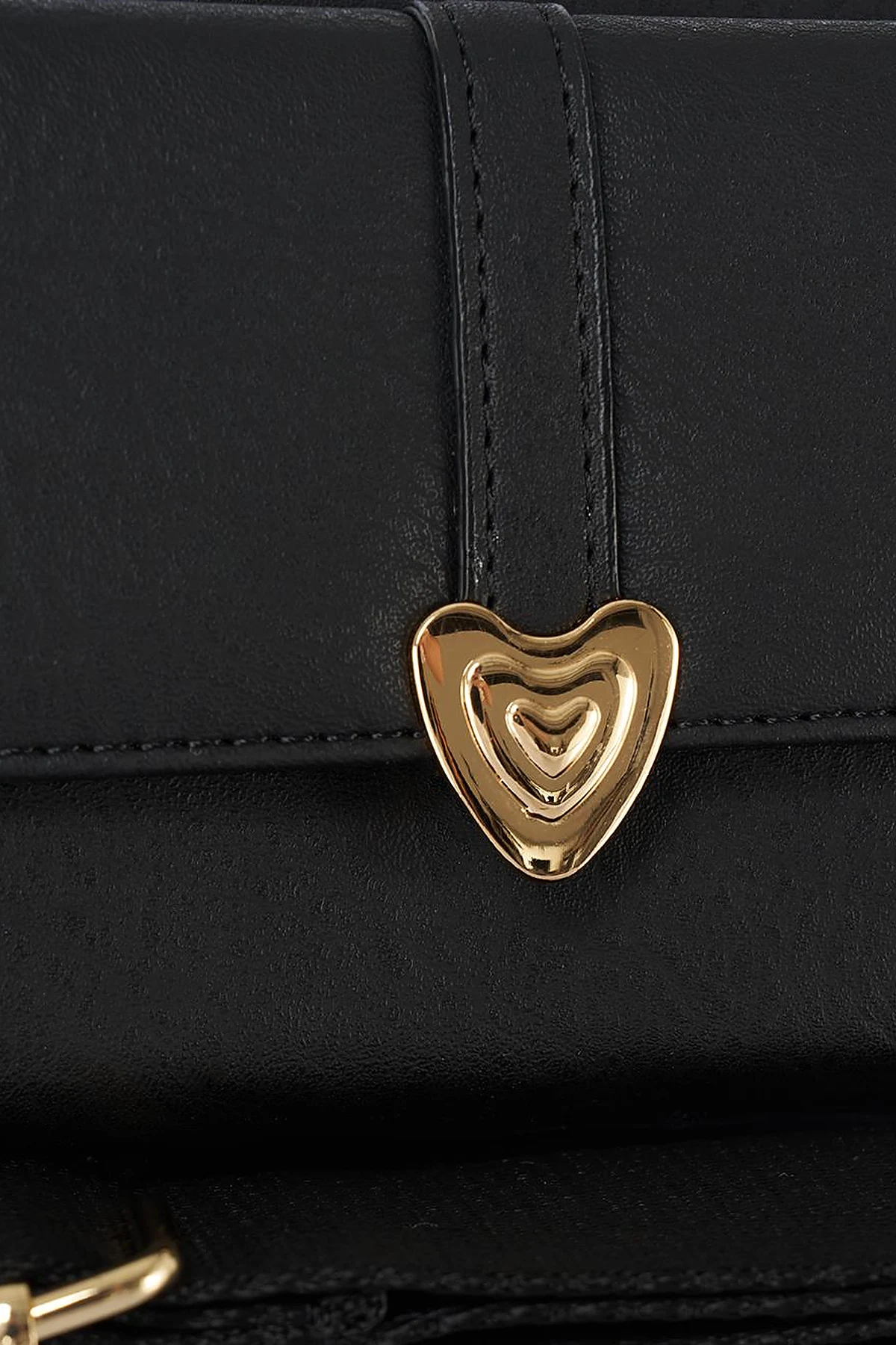 Heart Detailed Crossbody Wallet Bag Black