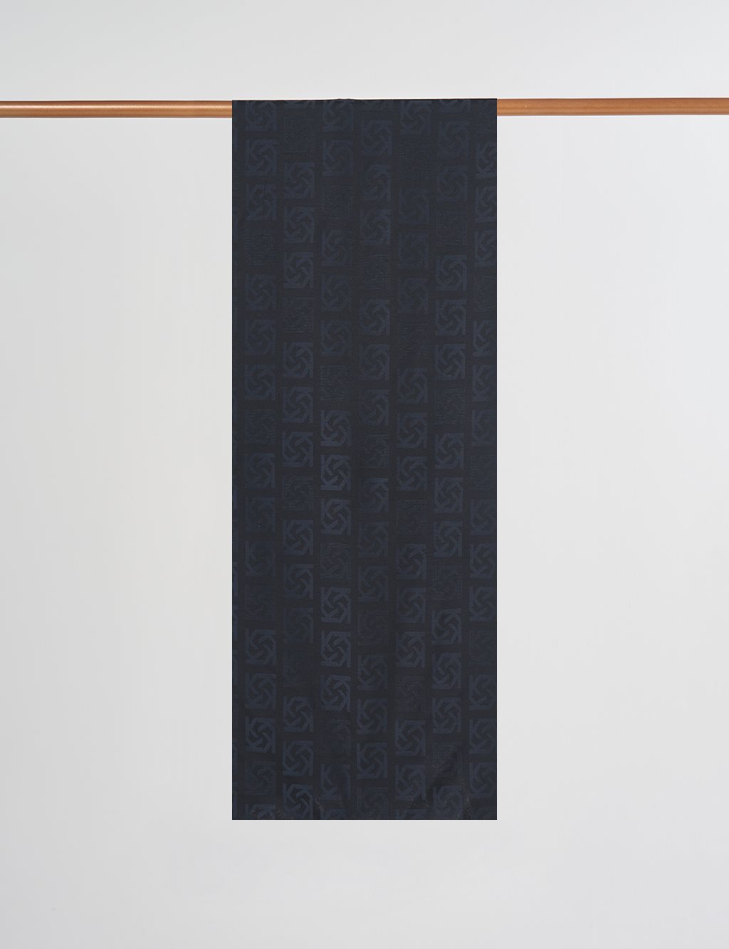 Logo Detaylı Viskon Şal Siyah