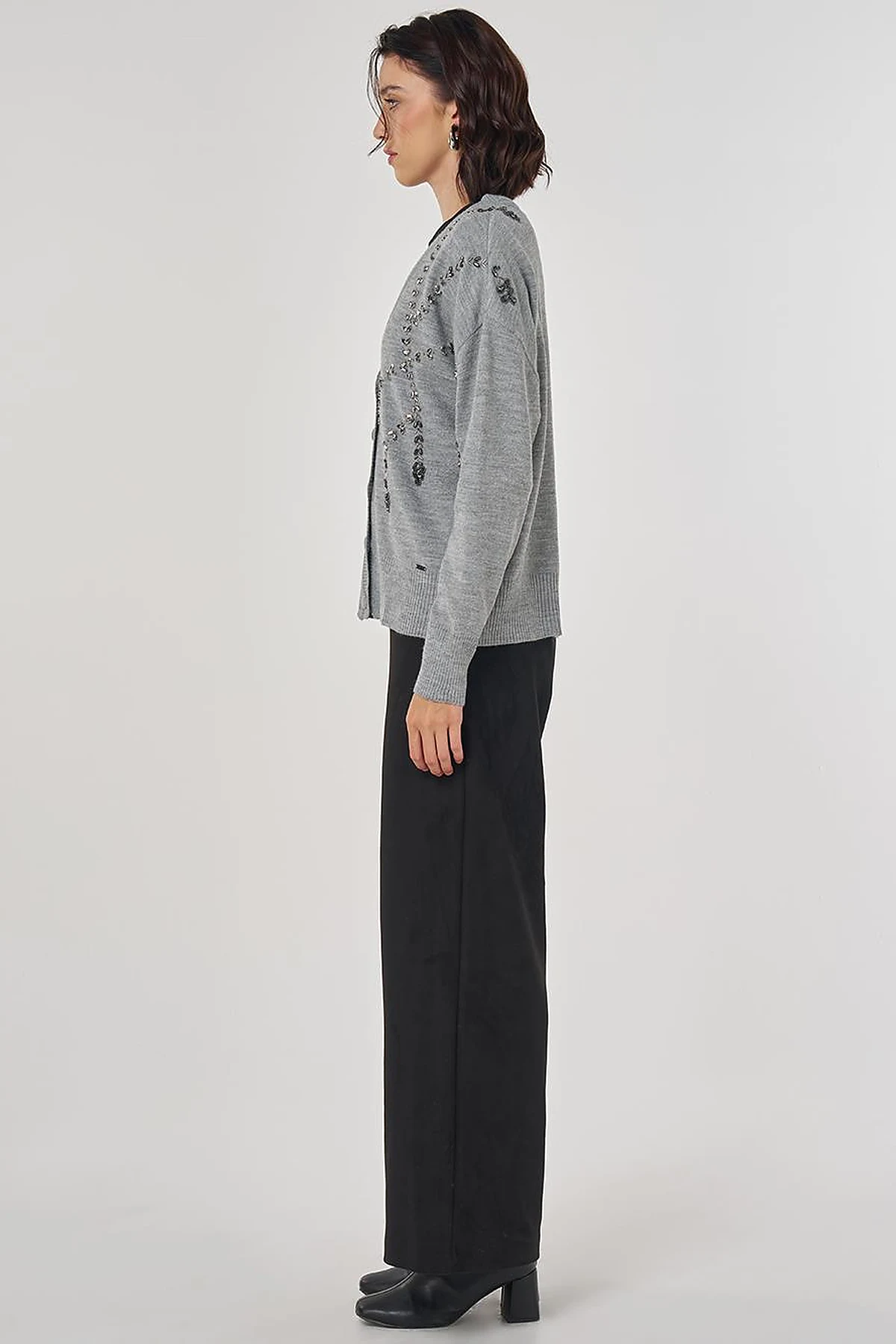 Embroidered Knit Cardigan Gray 
