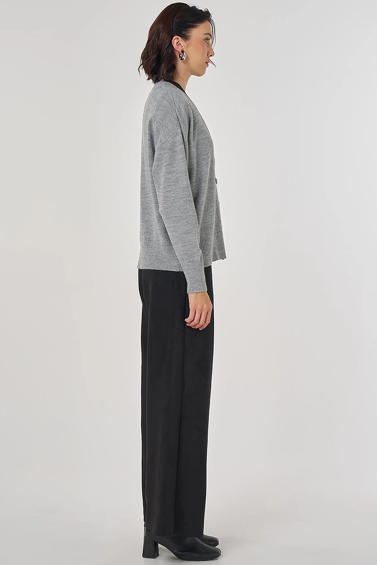 Embroidered Knit Cardigan Gray 
