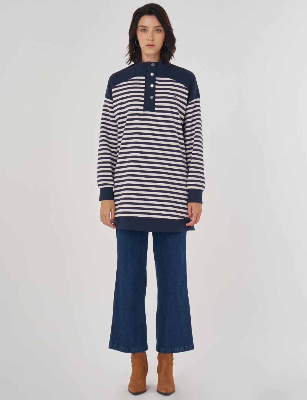 Düşük Omuz Çizgi Desen Sweatshirt Optik Beyaz 