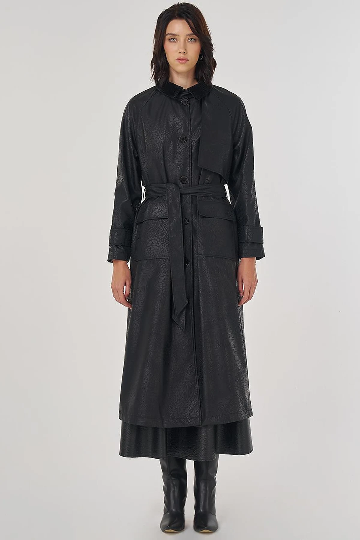 Velvet Collared Long Trench Coat Black