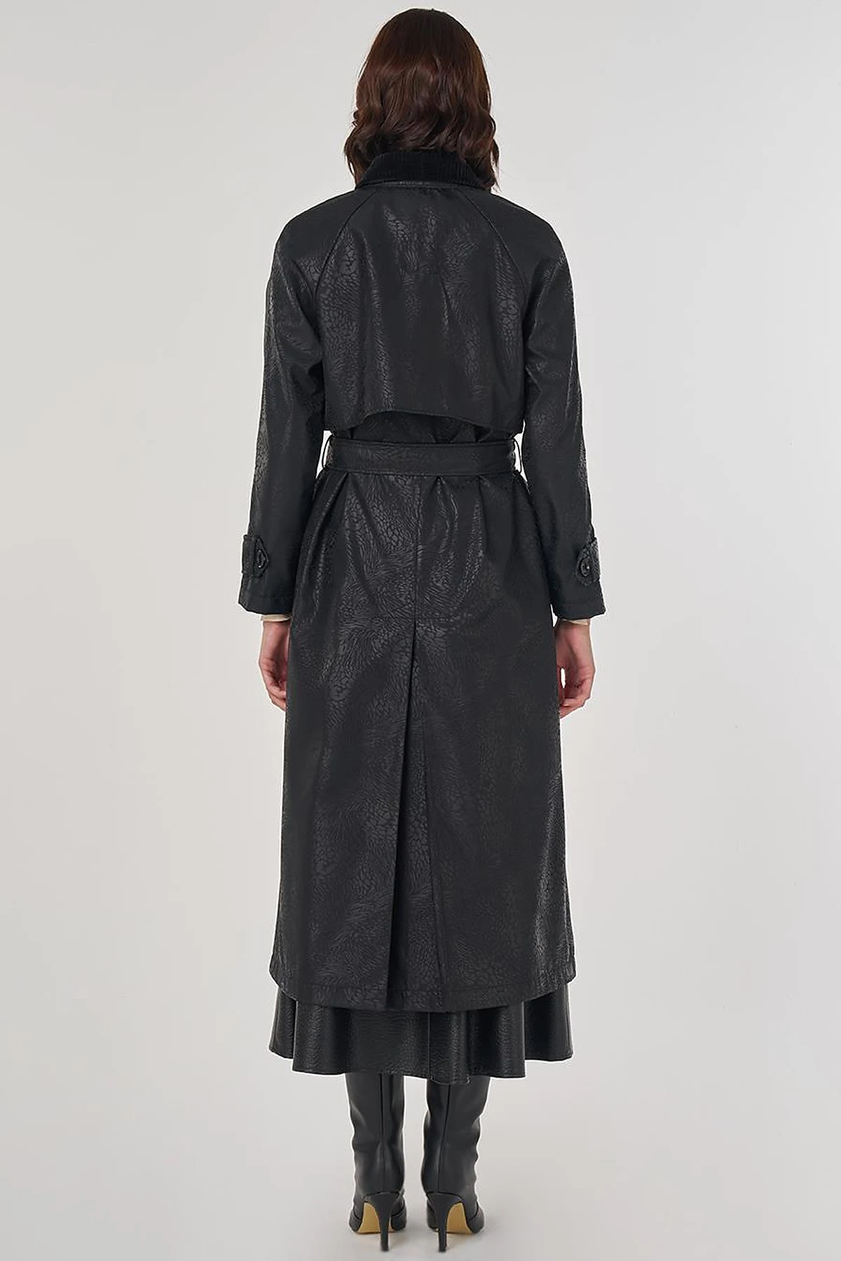 Velvet Collared Long Trench Coat Black