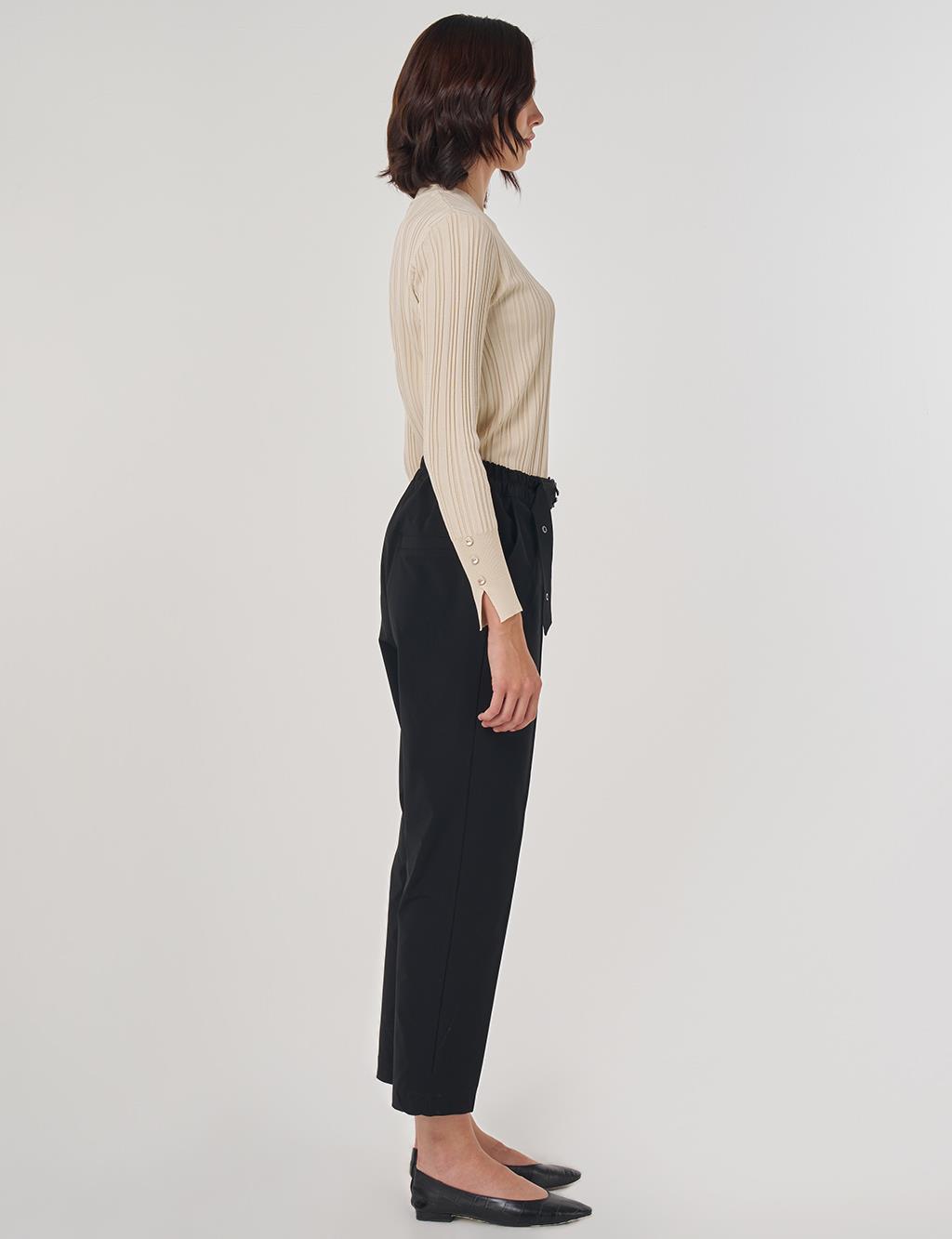 Beli Lastikli Kemer Detaylı Çimalı Havuç Pantolon Siyah 