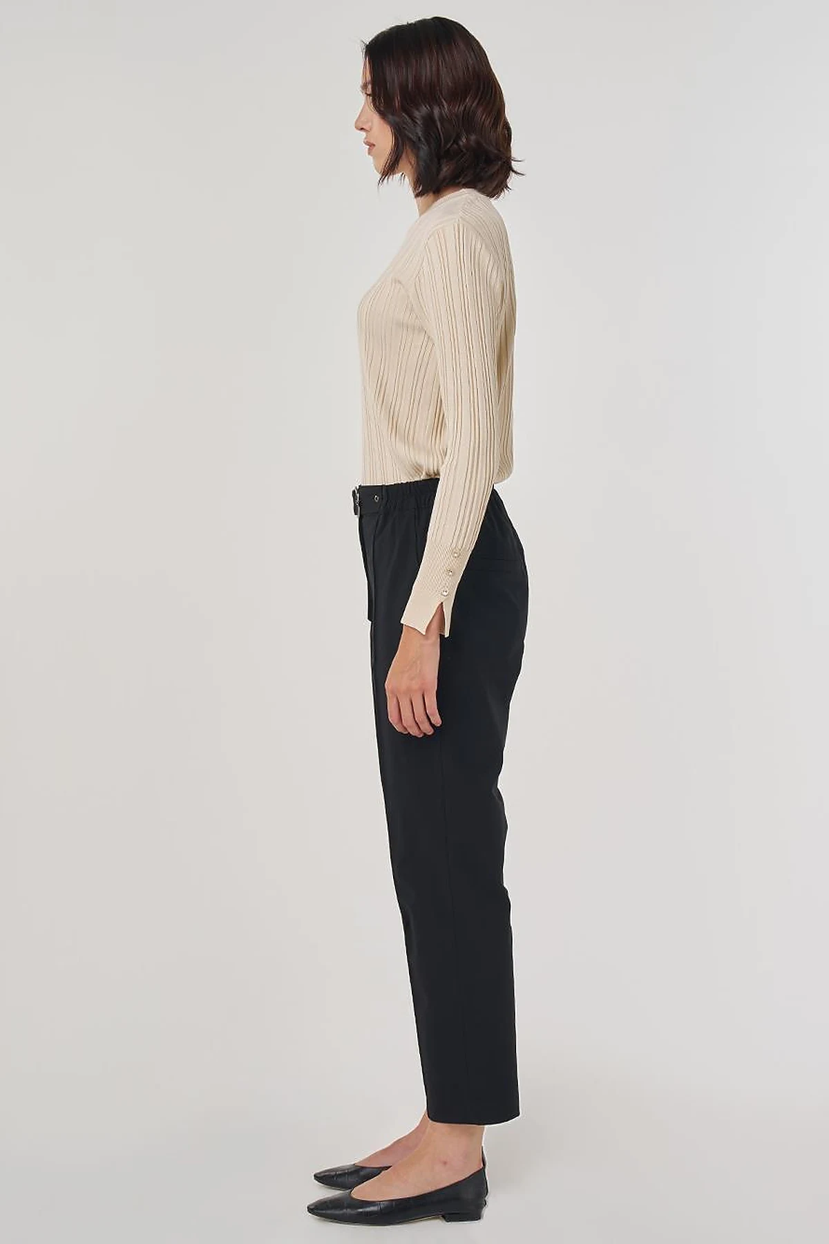 Grass-Embroidered Carrot Trousers with Elastic Waist Belt Black