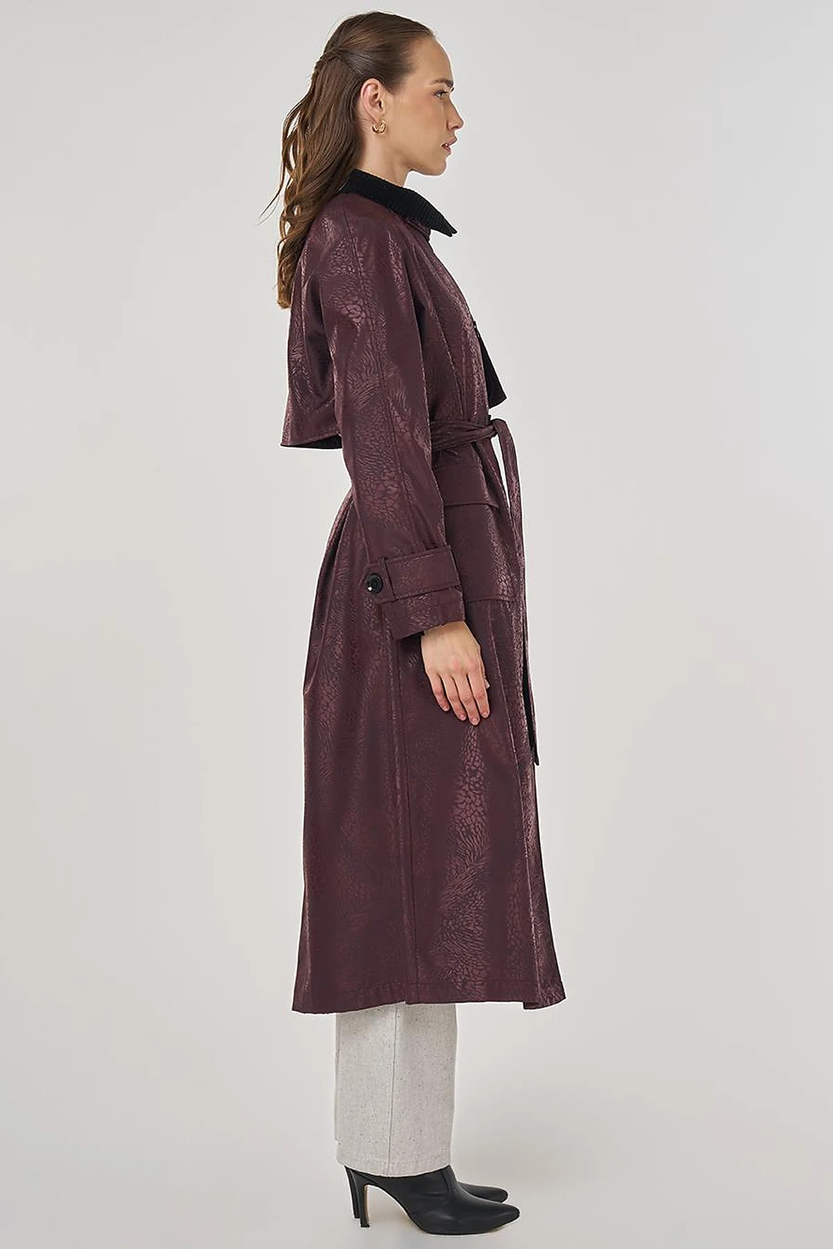 Velvet Collared Long Trench Coat Dark Burgundy