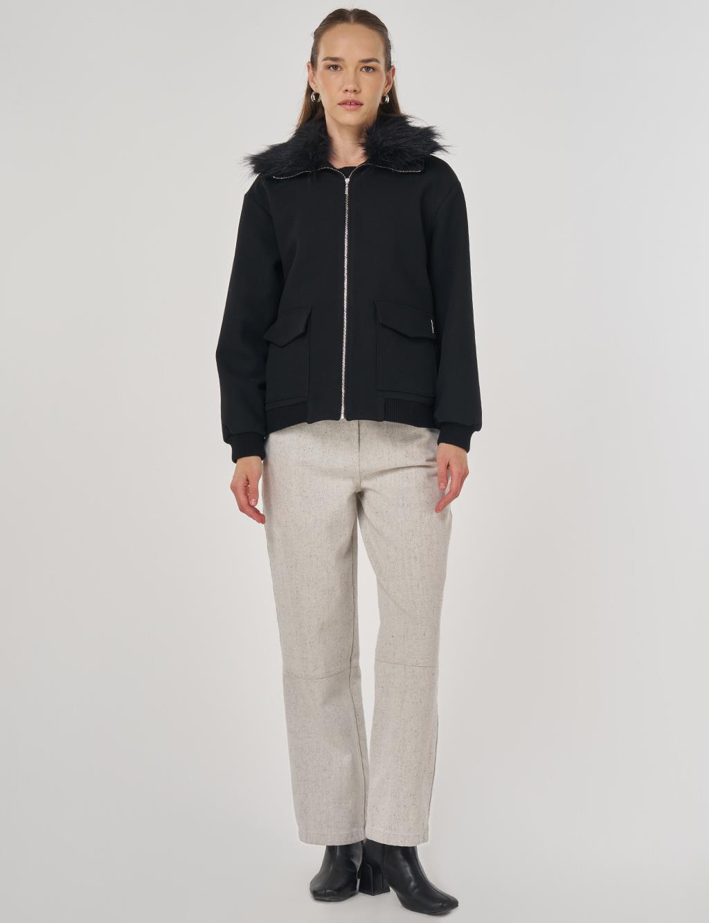 Kürk Detaylı Kısa Ceket Siyah 