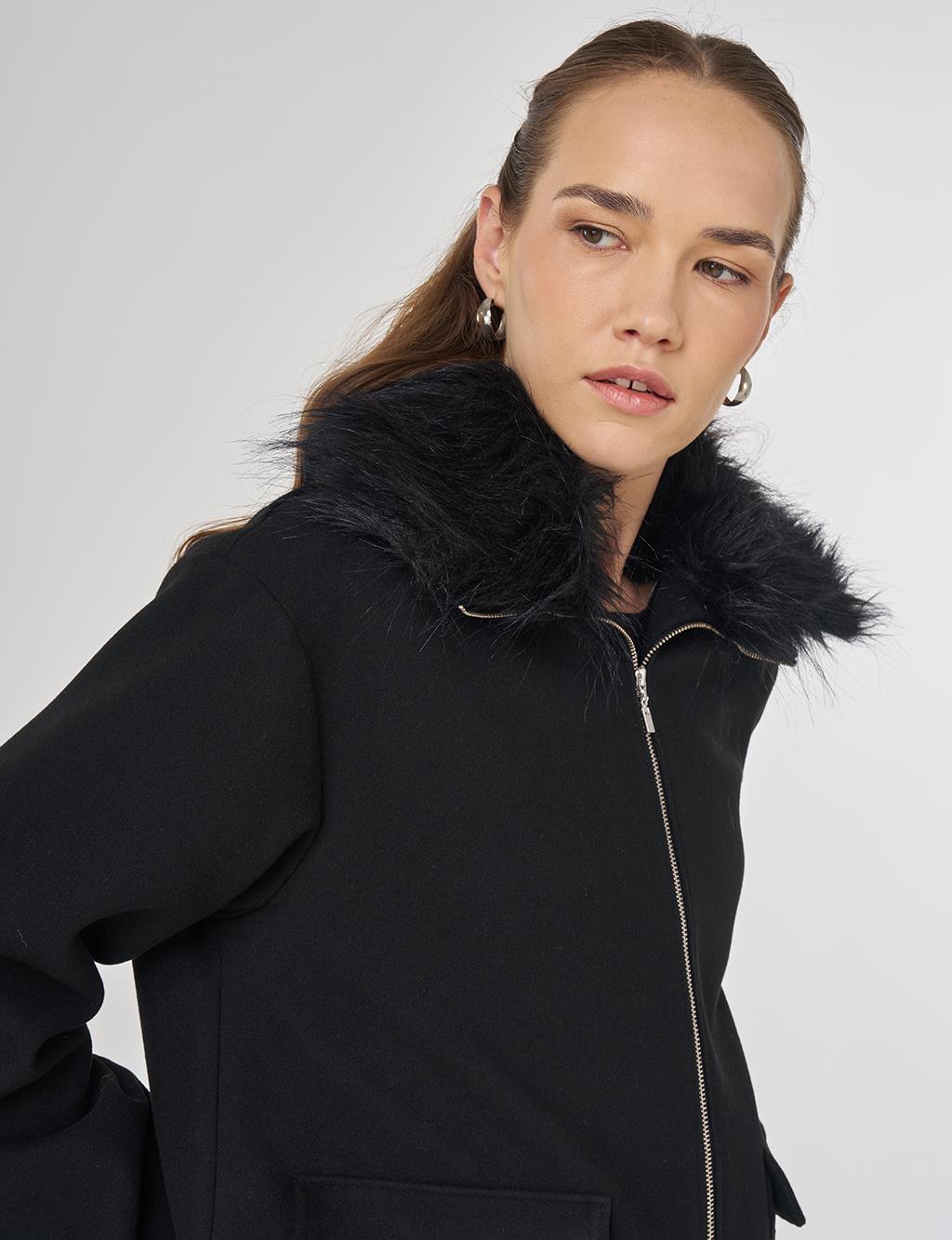 Kürk Detaylı Kısa Ceket Siyah 