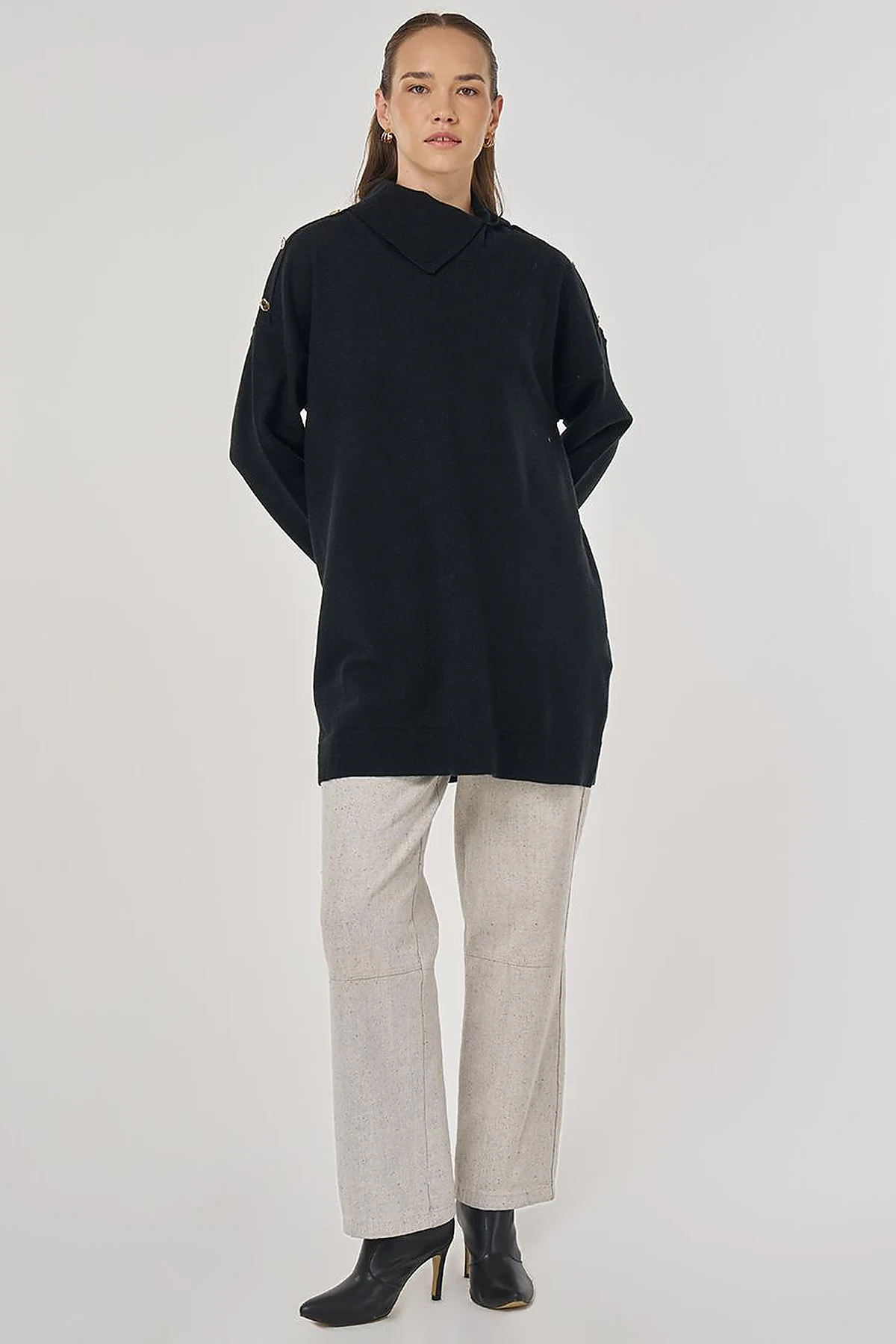 Button Detailed Knit Tunic in Black