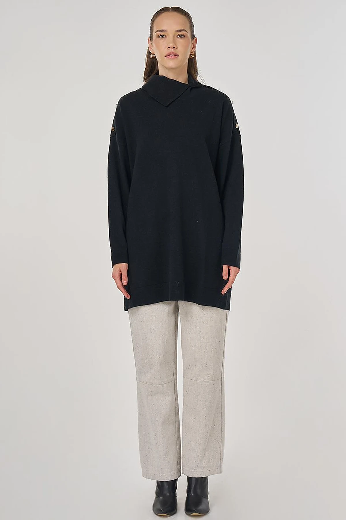 Button Detailed Knit Tunic in Black