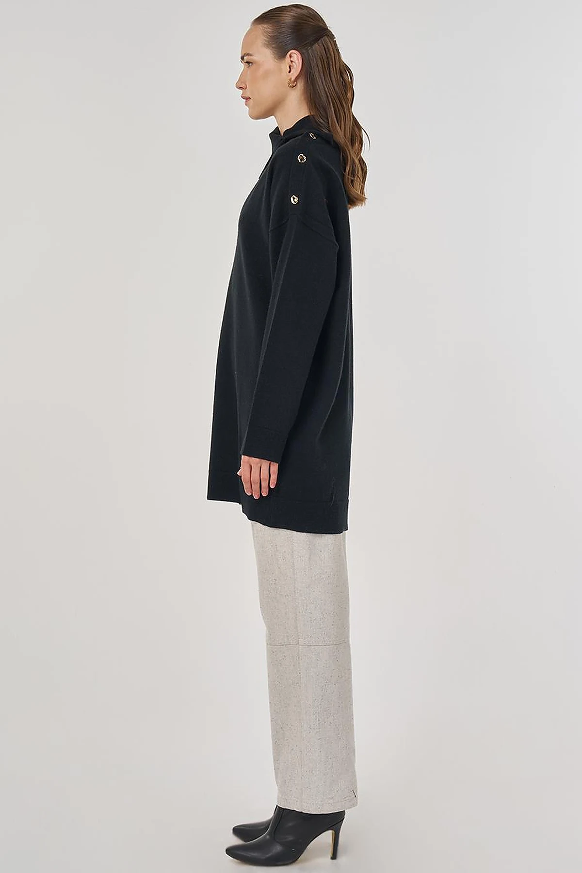 Button Detailed Knit Tunic in Black
