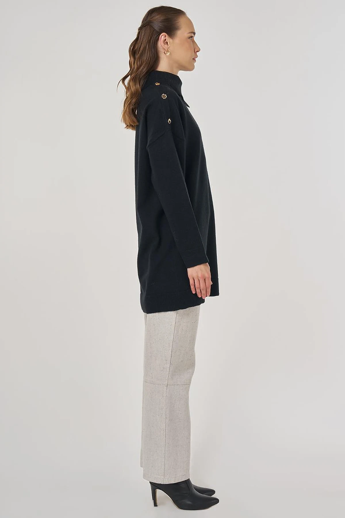 Button Detailed Knit Tunic in Black