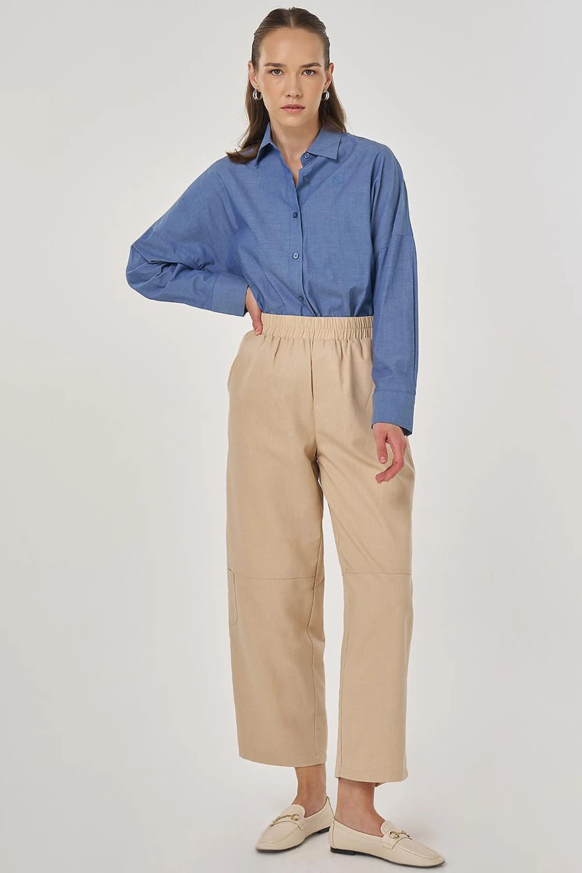 Relaxed-Fit Viscose Pants in Beige