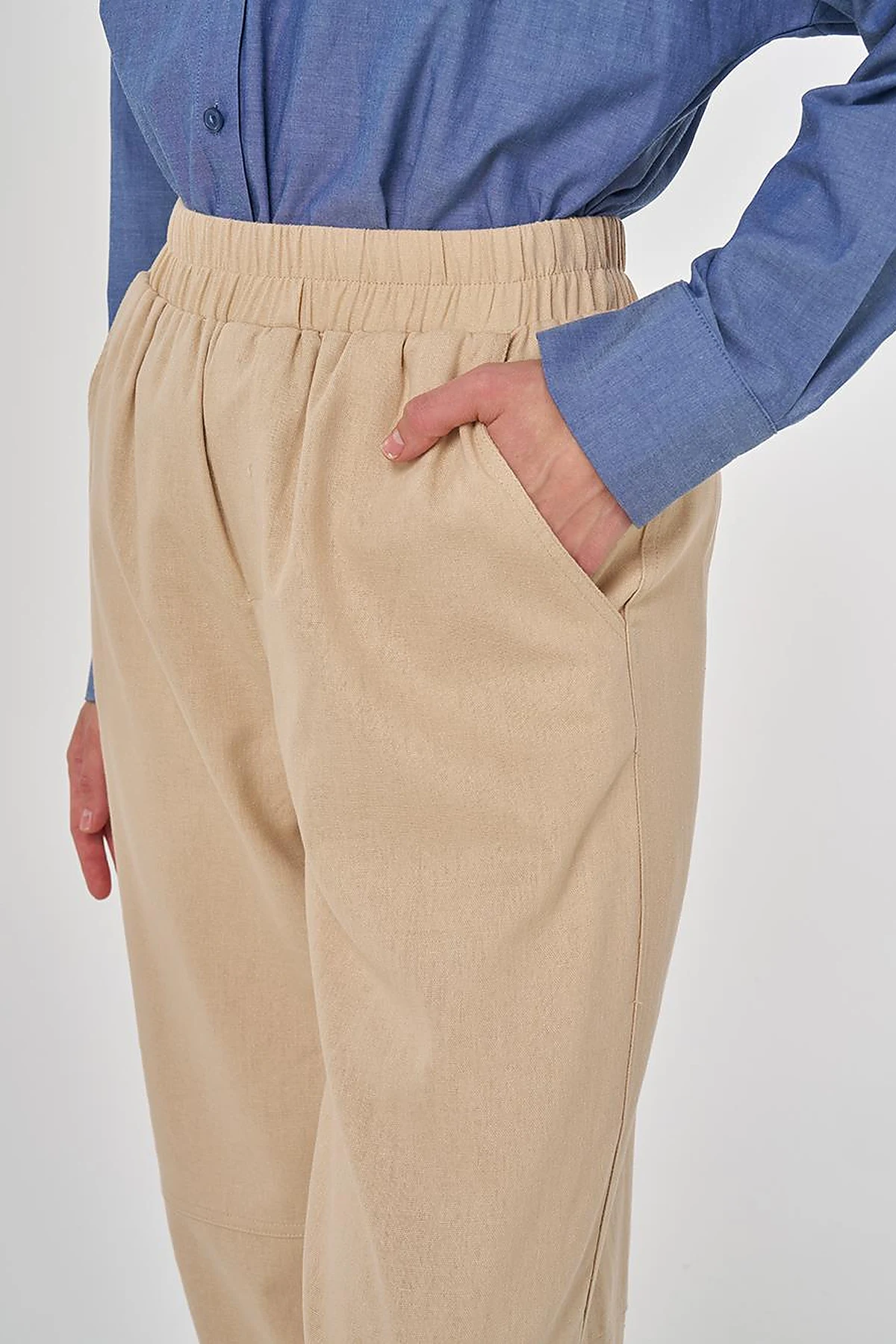 Relaxed-Fit Viscose Pants in Beige
