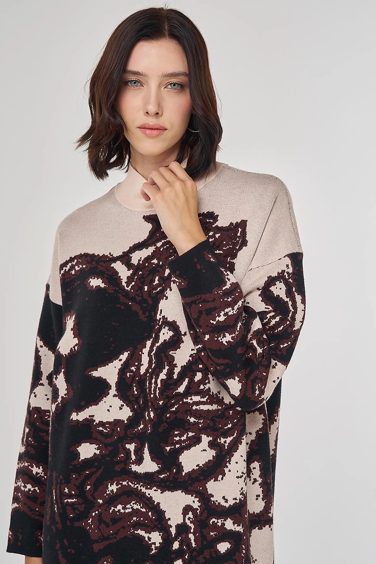 Abstract Patterned Viscose Knit Dress in Dark Coffee