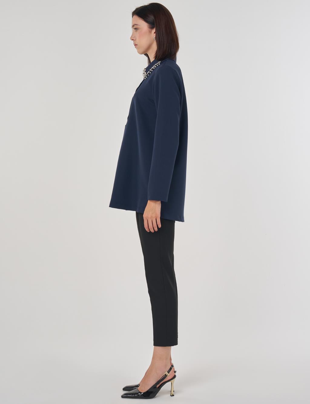 Yakası İşlemeli Bluz Koyu Lacivert 