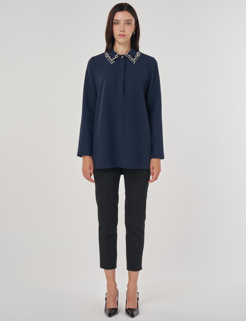 Yakası İşlemeli Bluz Koyu Lacivert 