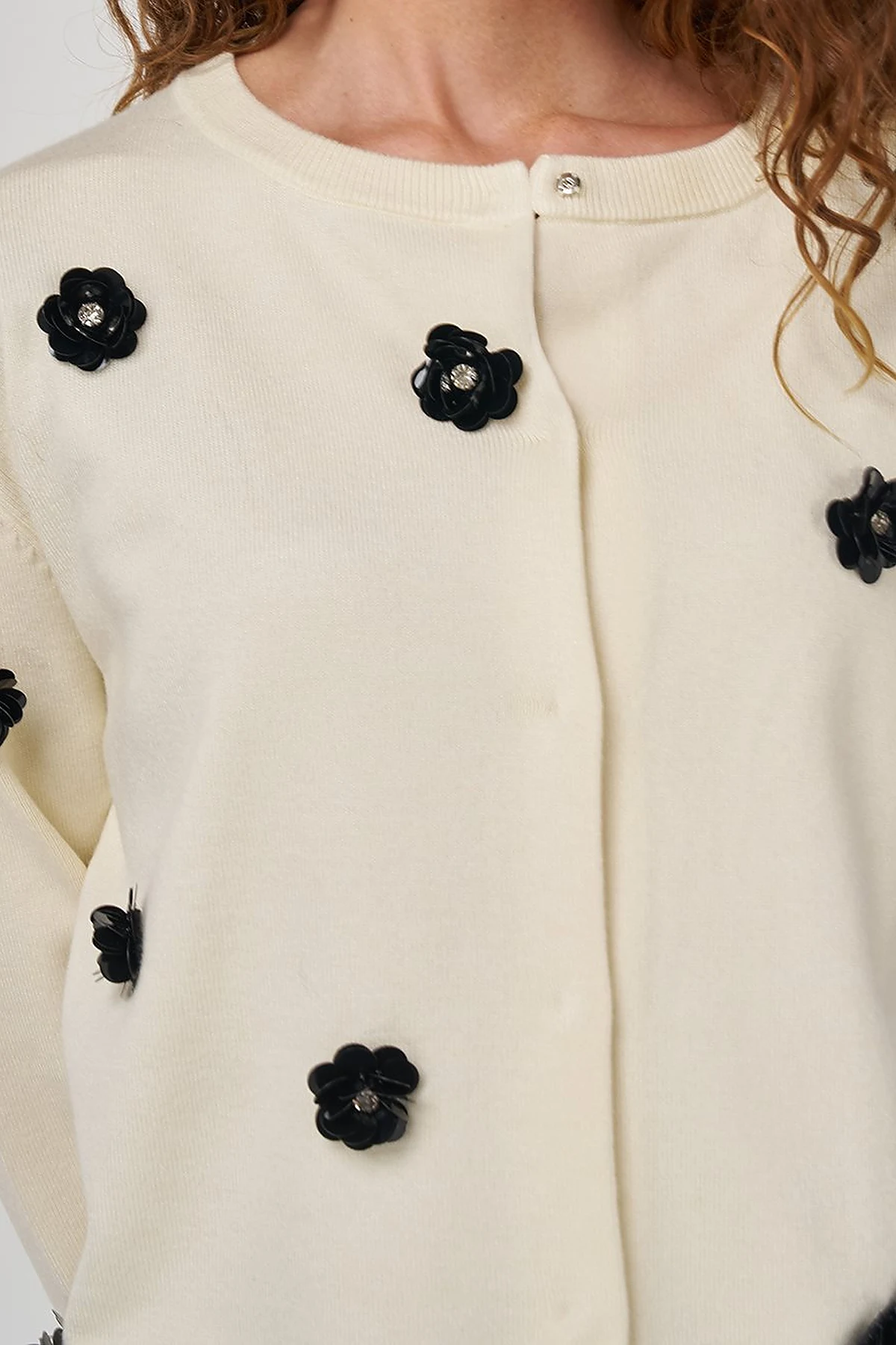 Floral Embroidered Viscose Knit Cardigan in Cream