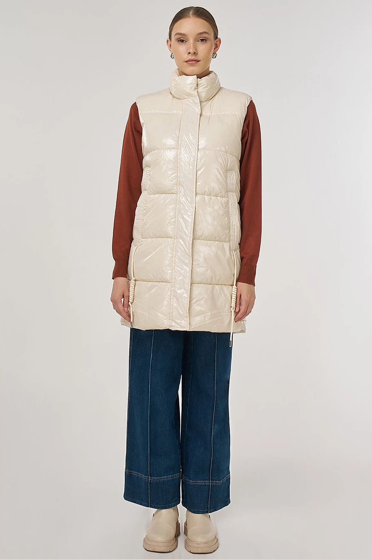 Shiny Puffer Vest Cream 