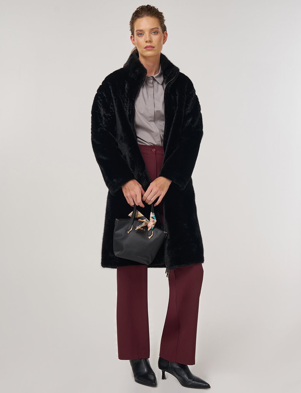 Dik Yaka Peluş Kaban Siyah 