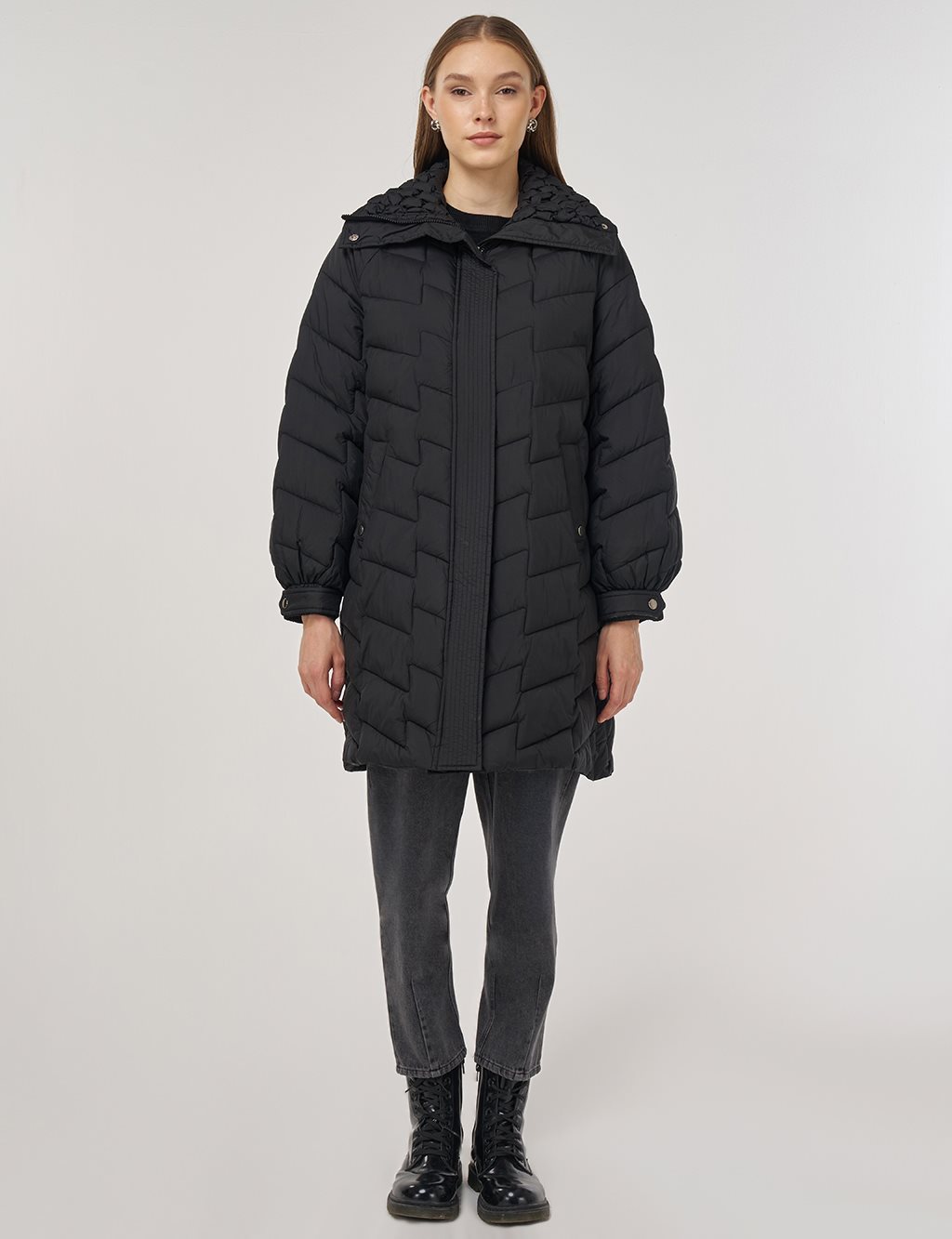 Zigzag Quilted Short Jacket Black