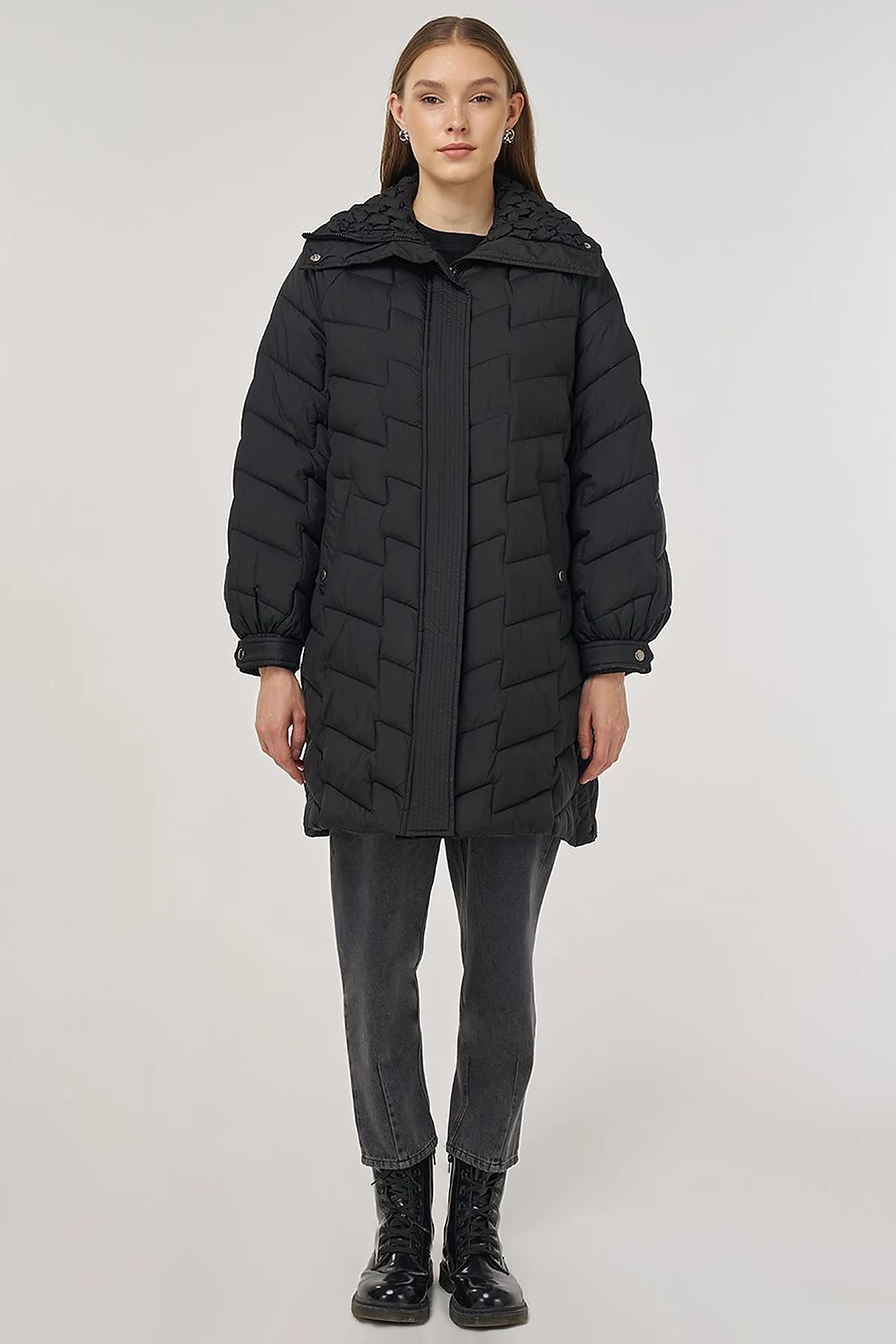 Zigzag Quilted Short Jacket Black