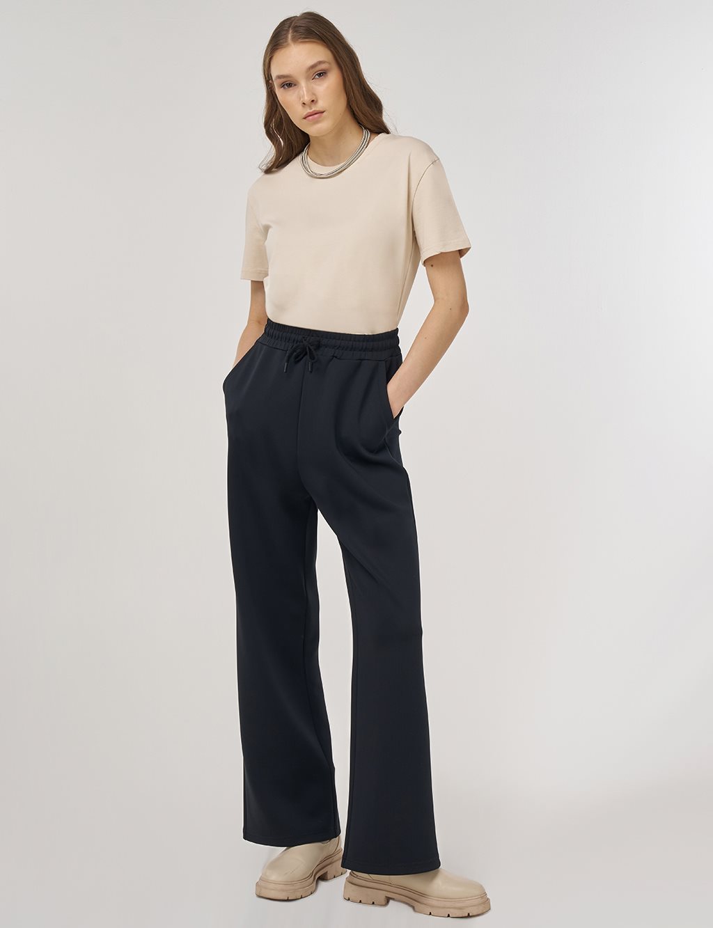 Drawstring Relaxed-Fit Pants Black 