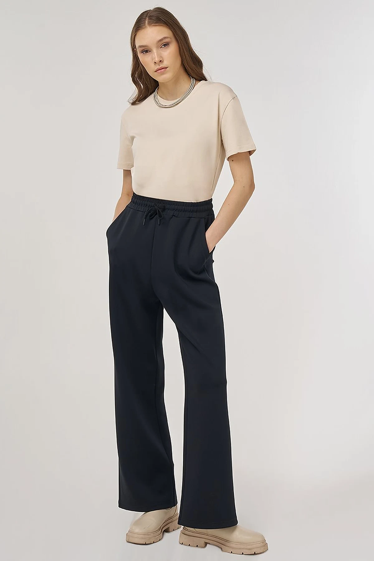 Drawstring Relaxed-Fit Pants Black 