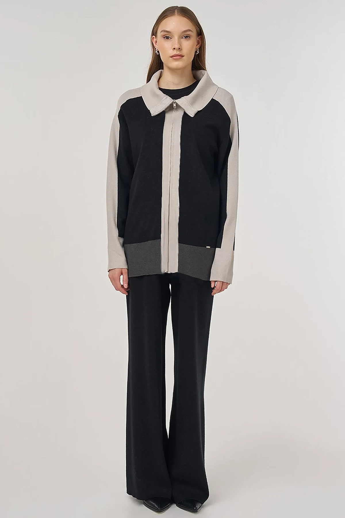 Wide Collar Knit Suit in Black