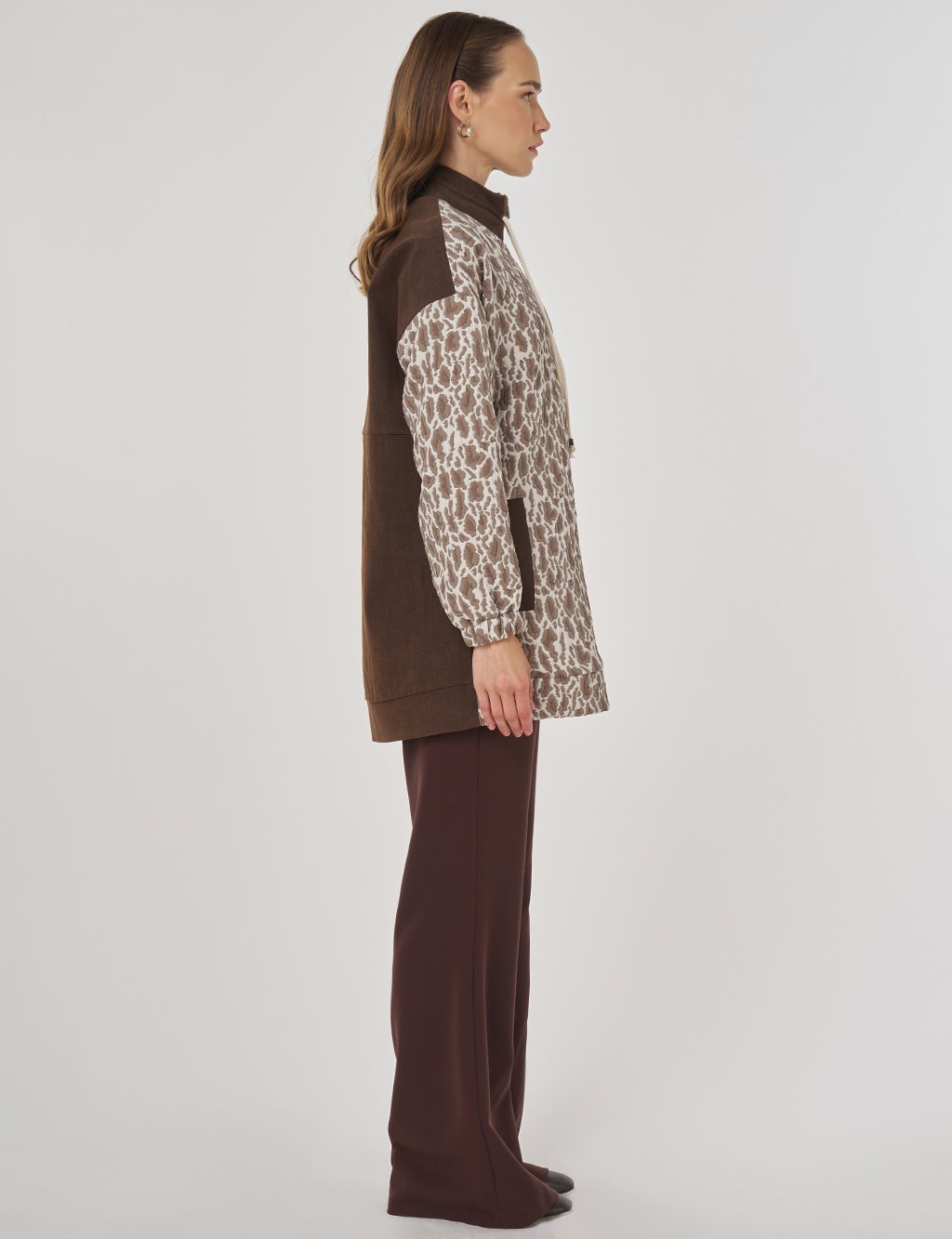 Dik Yaka Jakarlı Sweatshirt Vizon