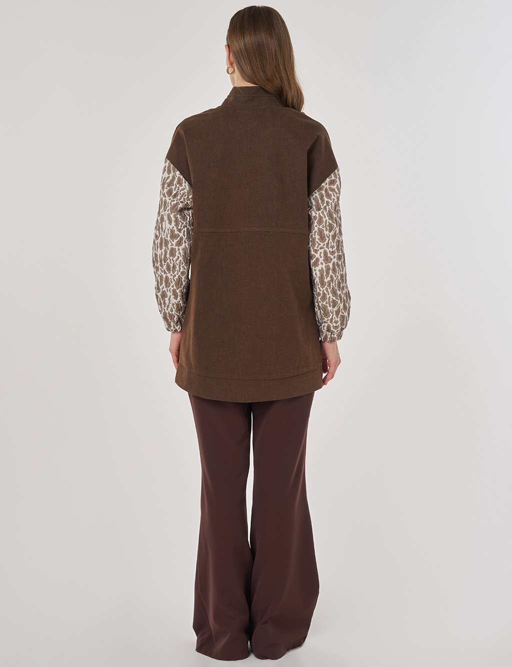 Dik Yaka Jakarlı Sweatshirt Vizon