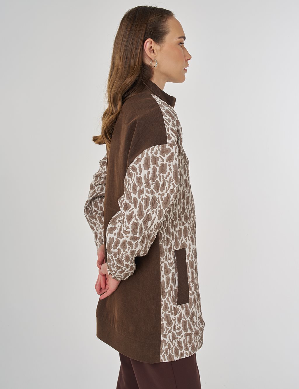 Dik Yaka Jakarlı Sweatshirt Vizon