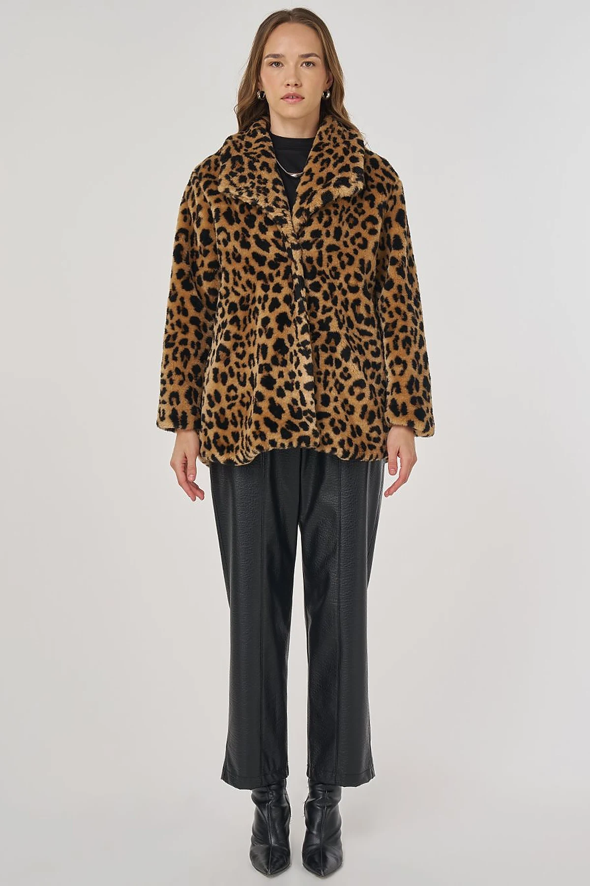Leopard Pattern Plush Coat Beige